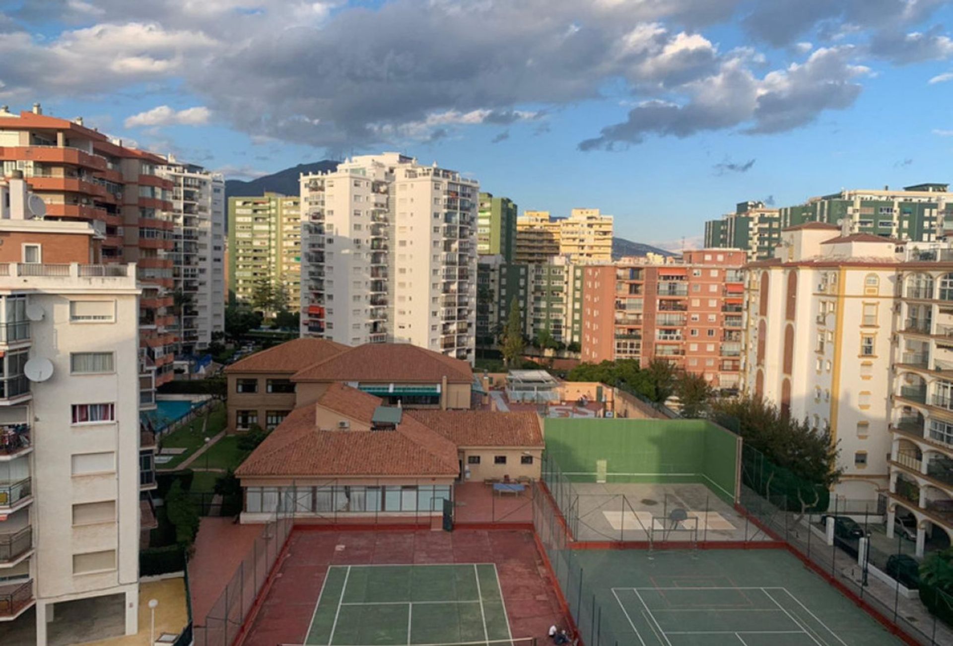 Condomínio no Fuengirola, Andalucía 11817562