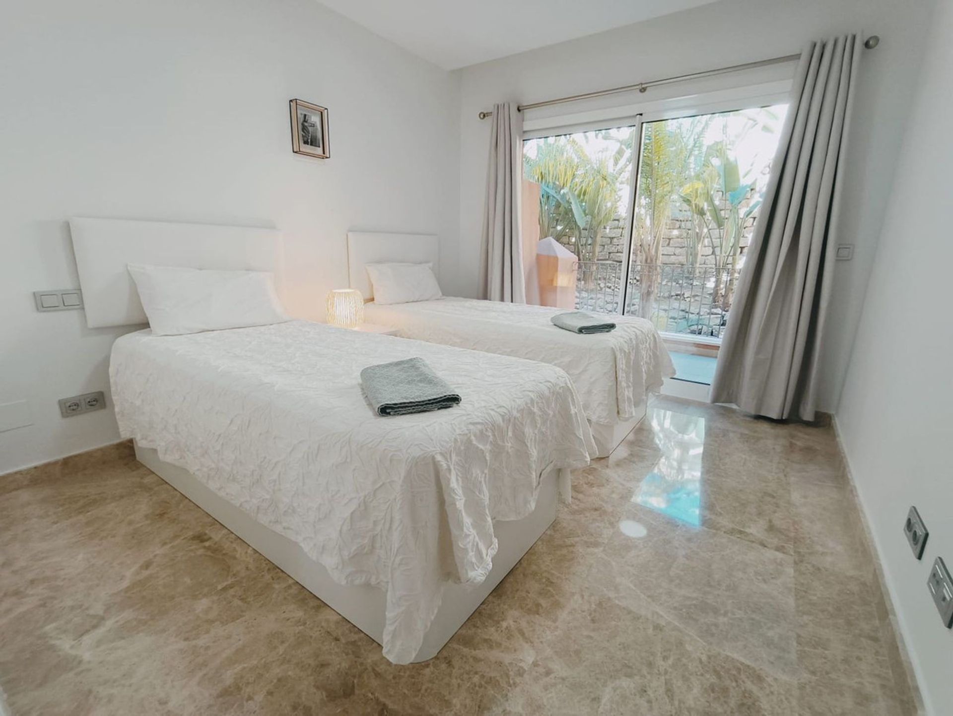 Condominium in Marbella, Andalucía 11817645