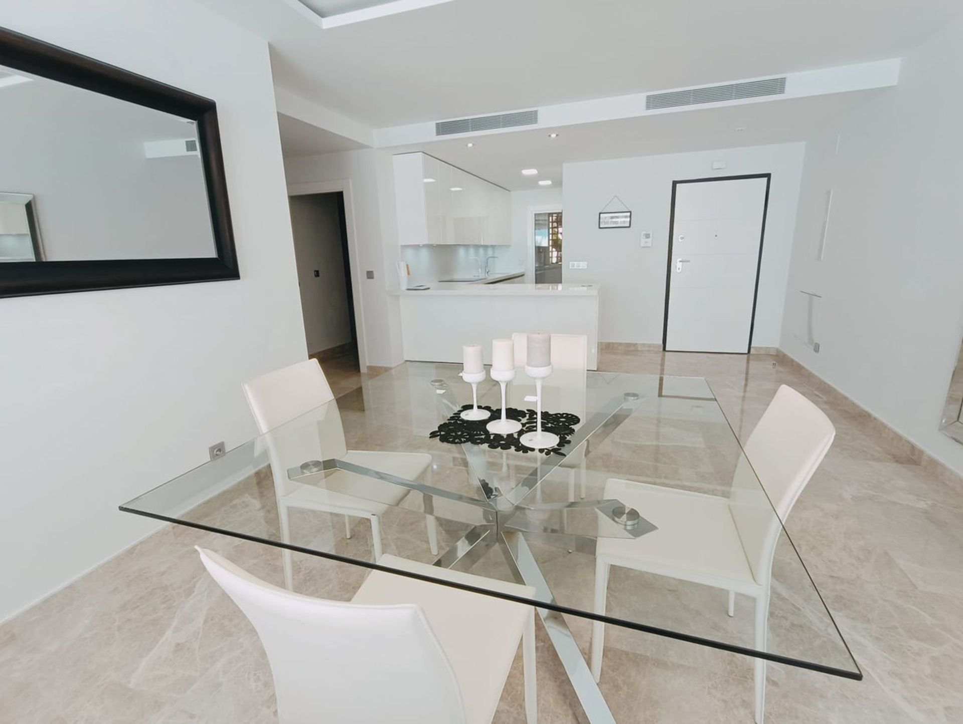 Condominium in Marbella, Andalucía 11817645