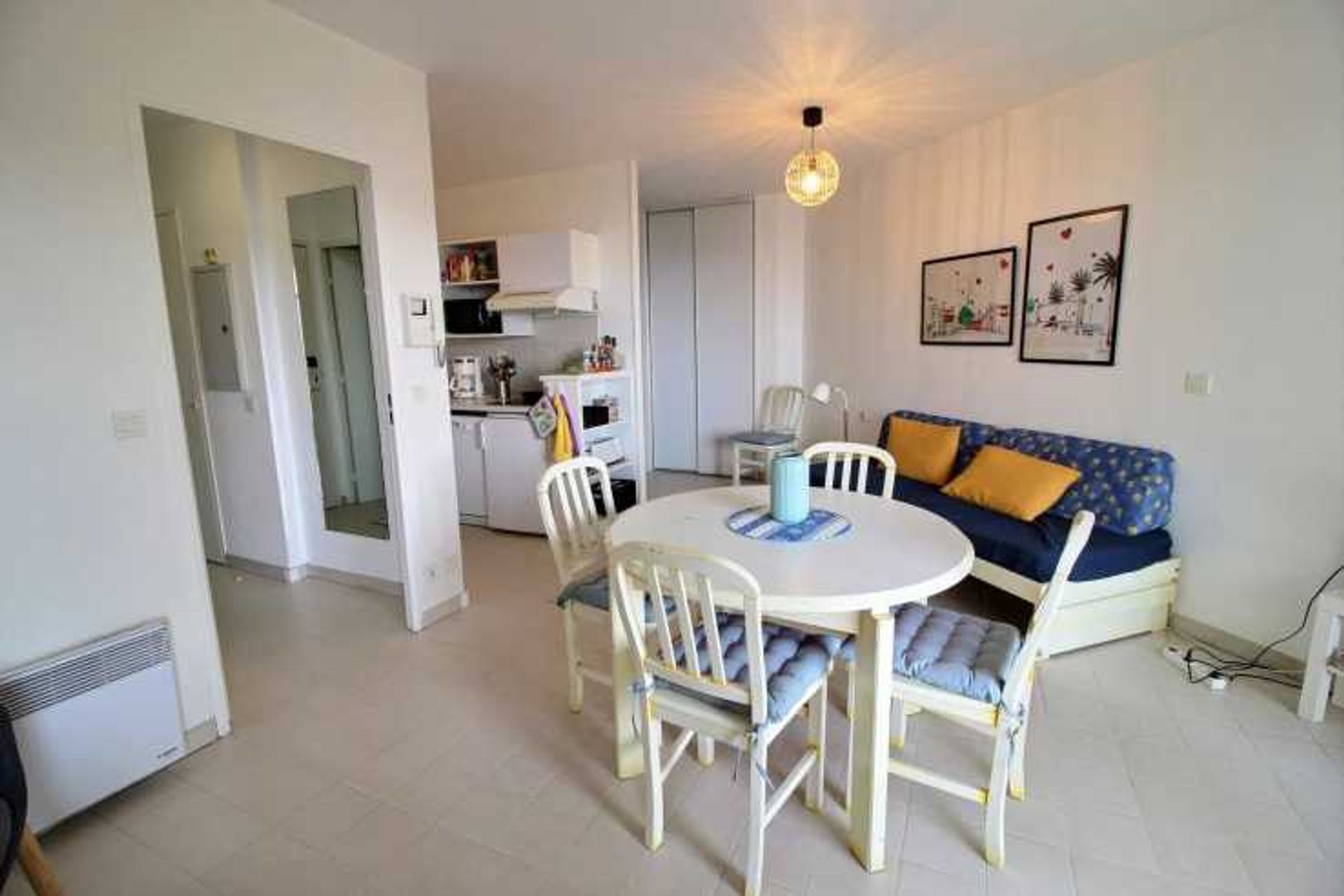 Osakehuoneisto sisään Antibes, Provence-Alpes-Cote d'Azur 11819590