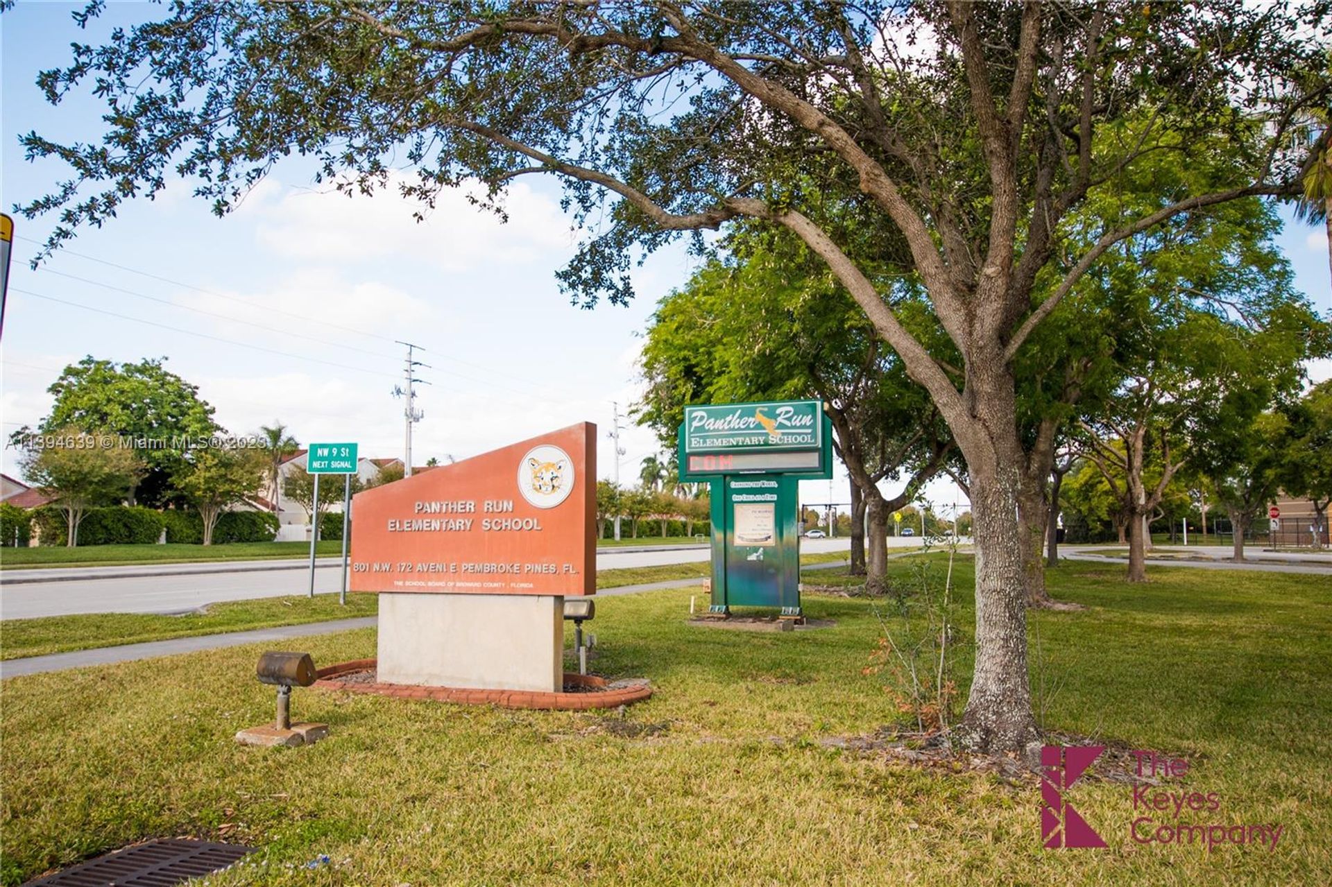 жилой дом в Pembroke Pines, Florida 11820602