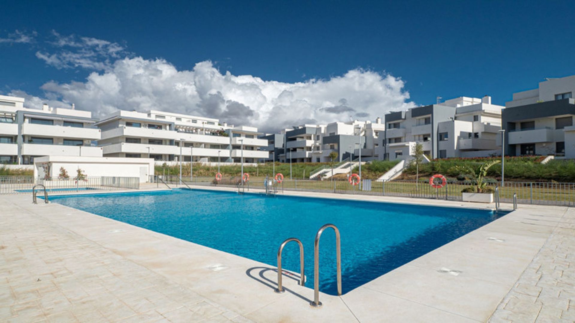 Condominium in Estepona, Andalusia 11821708