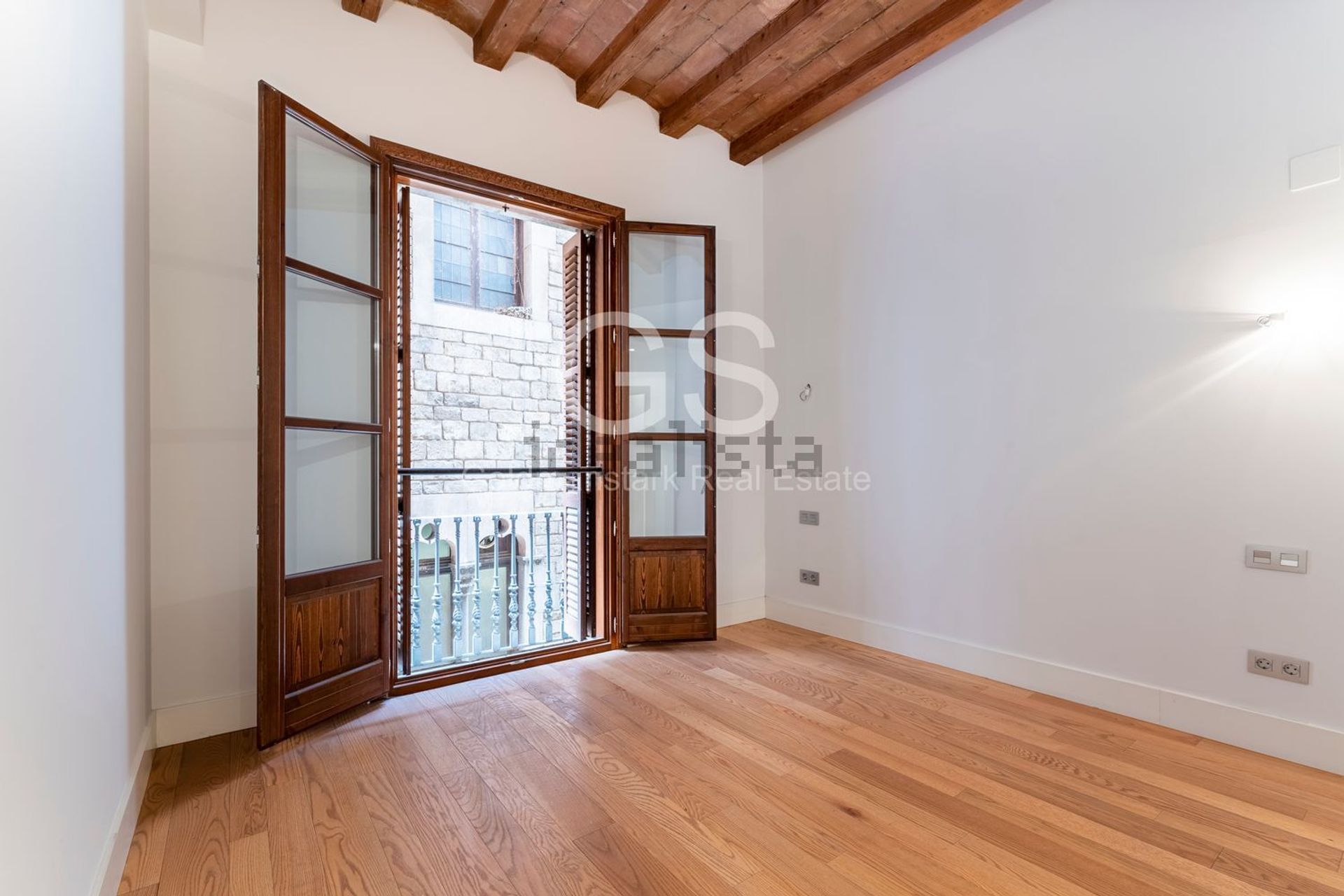 Condominium dans Barcelone, Catalogne 11821817