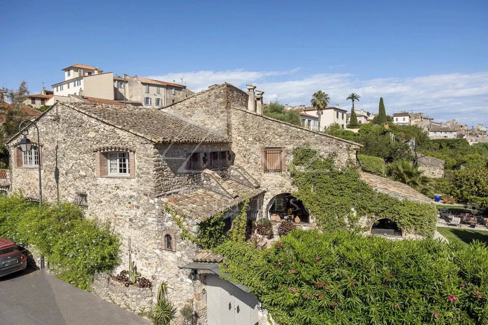 rumah dalam Biot, Provence-Alpes-Côte d'Azur 11821944