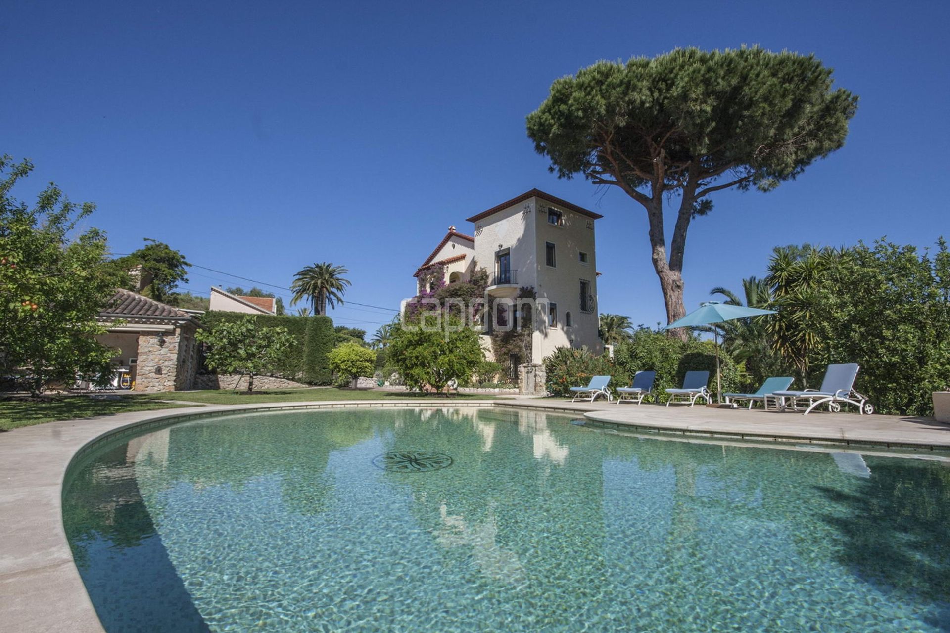 rumah dalam Antibes, Provence-Alpes-Côte d'Azur 11823178