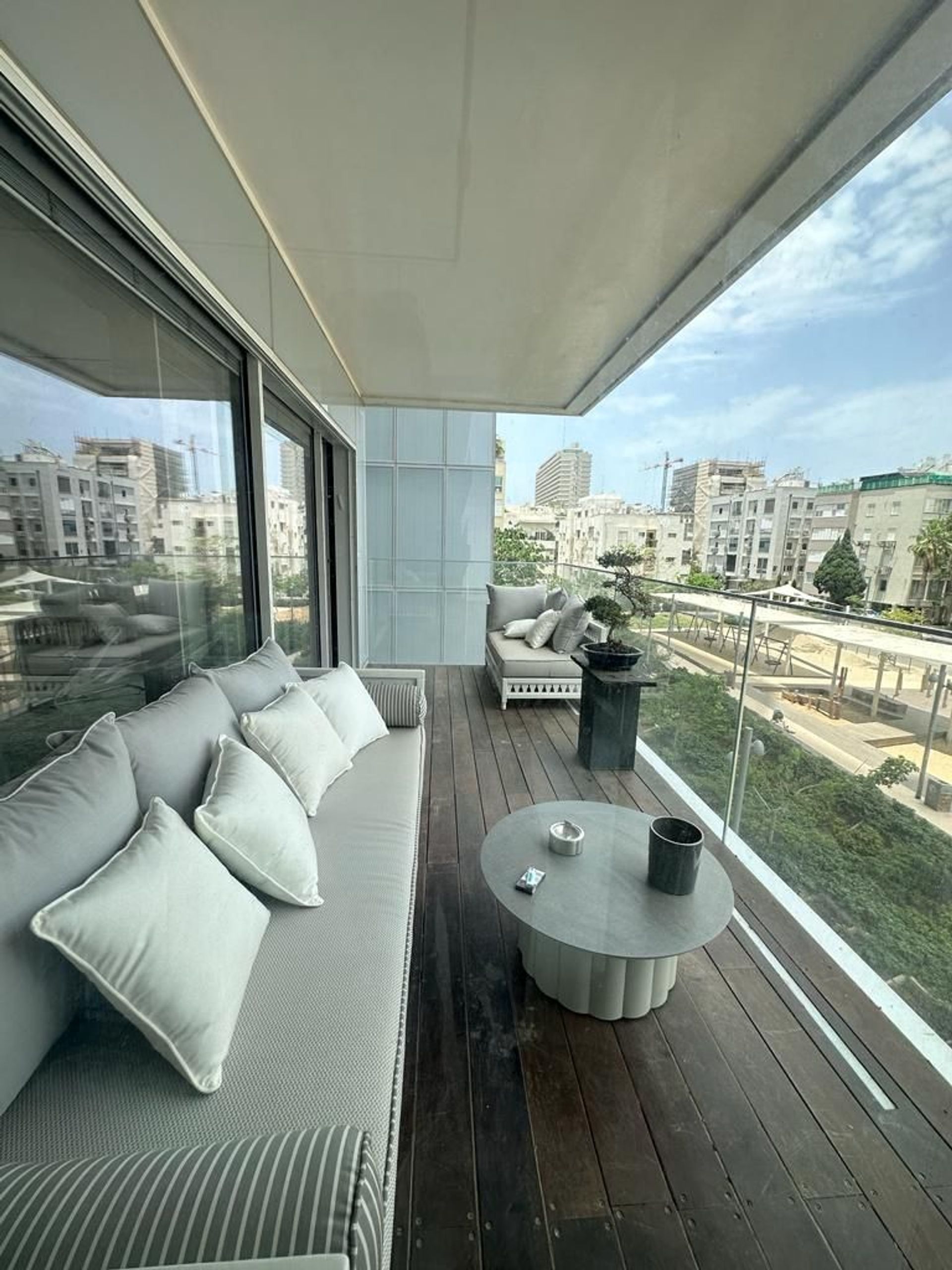 Osakehuoneisto sisään Tel Aviv-Yafo, Arlozorov Street 11823187