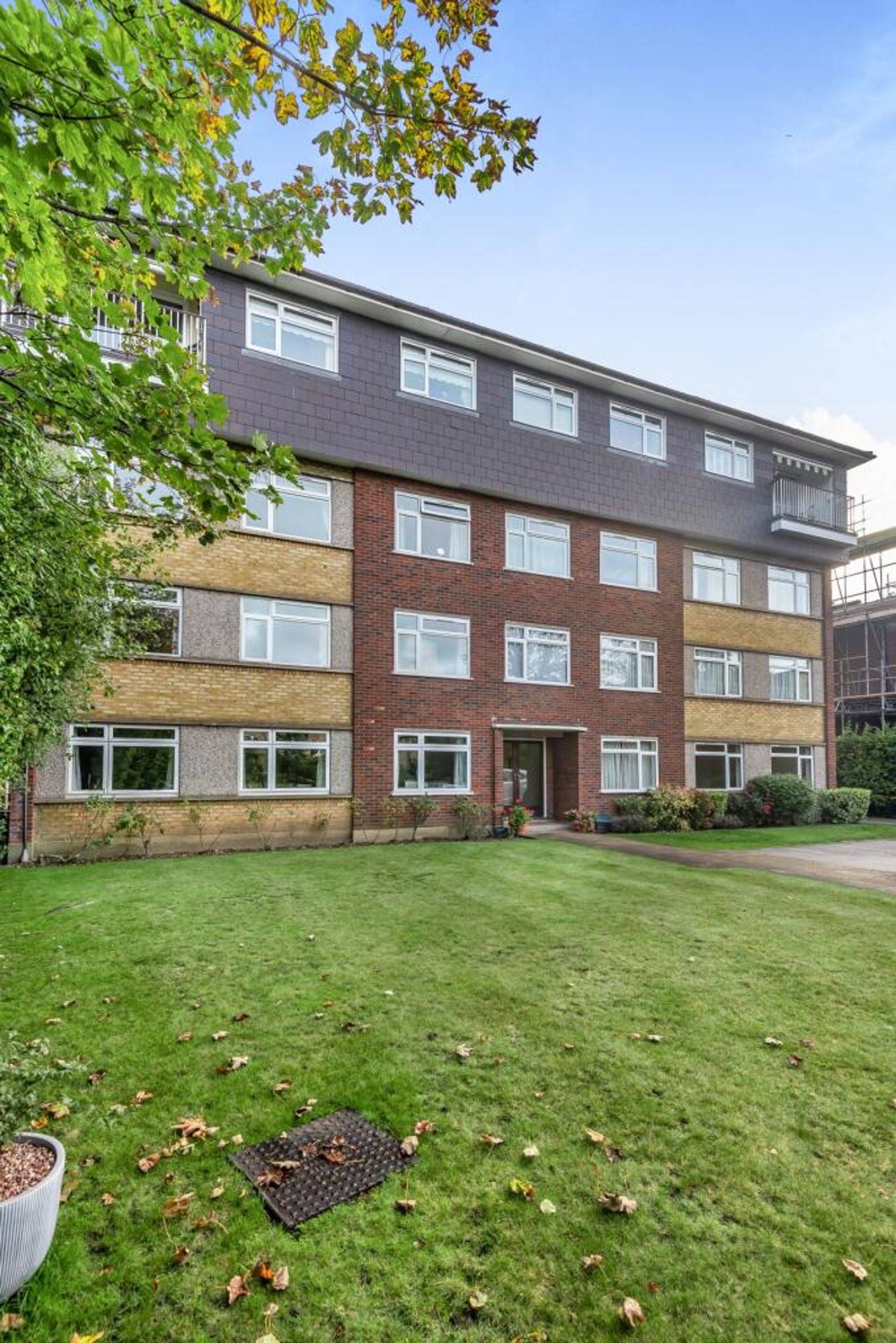 Condominium in , England 11824451