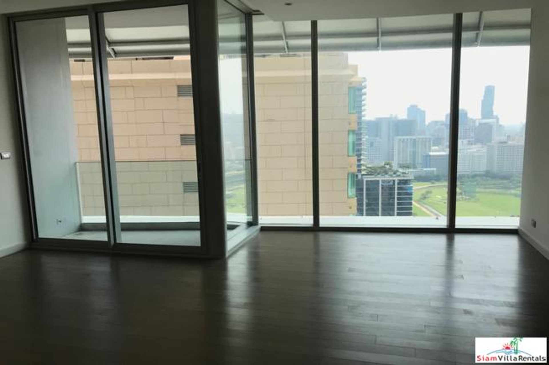 Condominium in Pathum Wan, Krung Thep Maha Nakhon 11825600