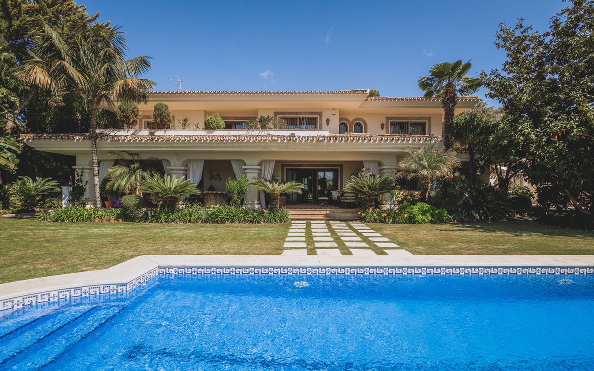 rumah dalam Marbella, Andalucía 11825893