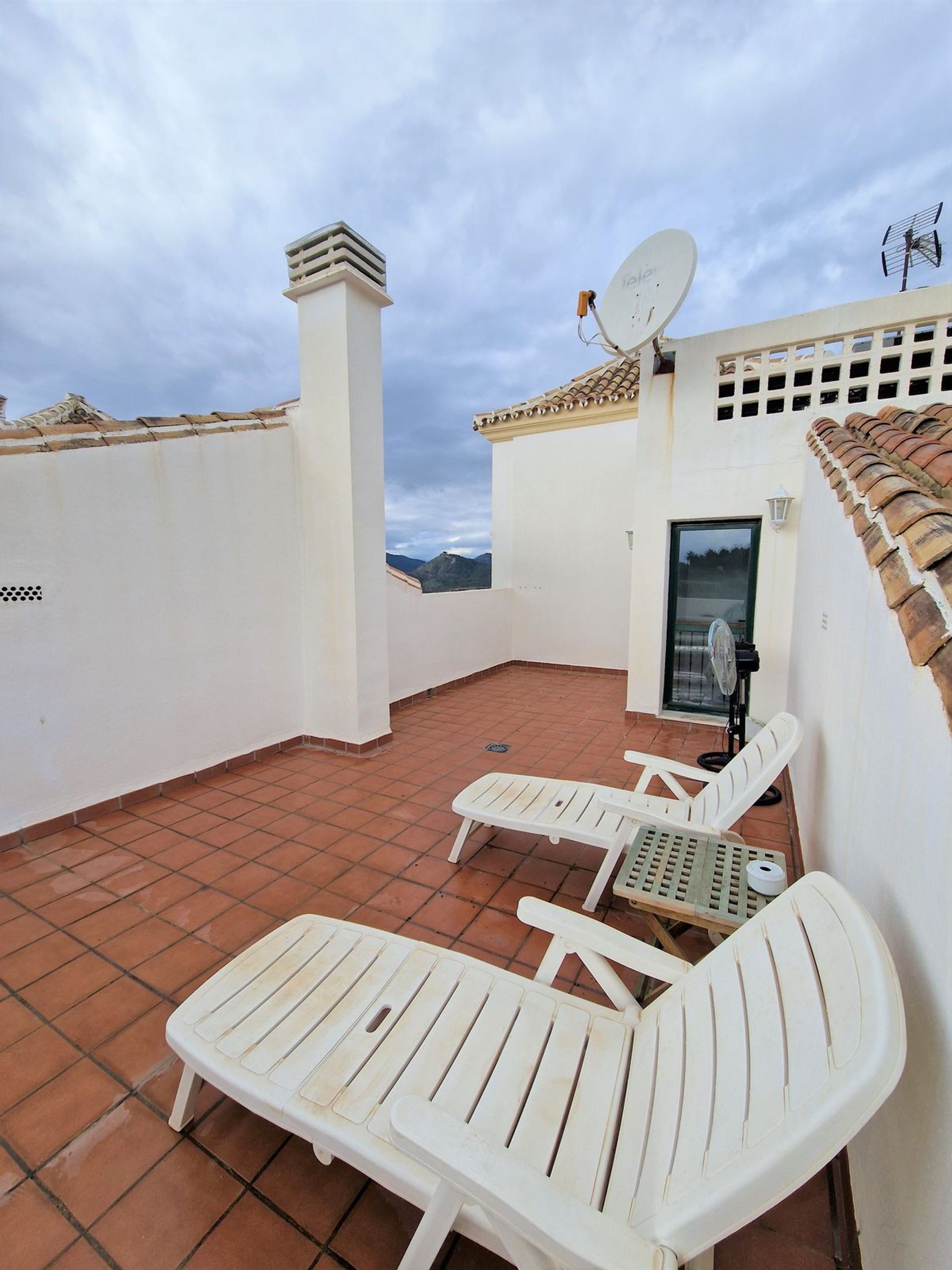 Condominium in Alhaurín el Grande, Andalusia 11826025