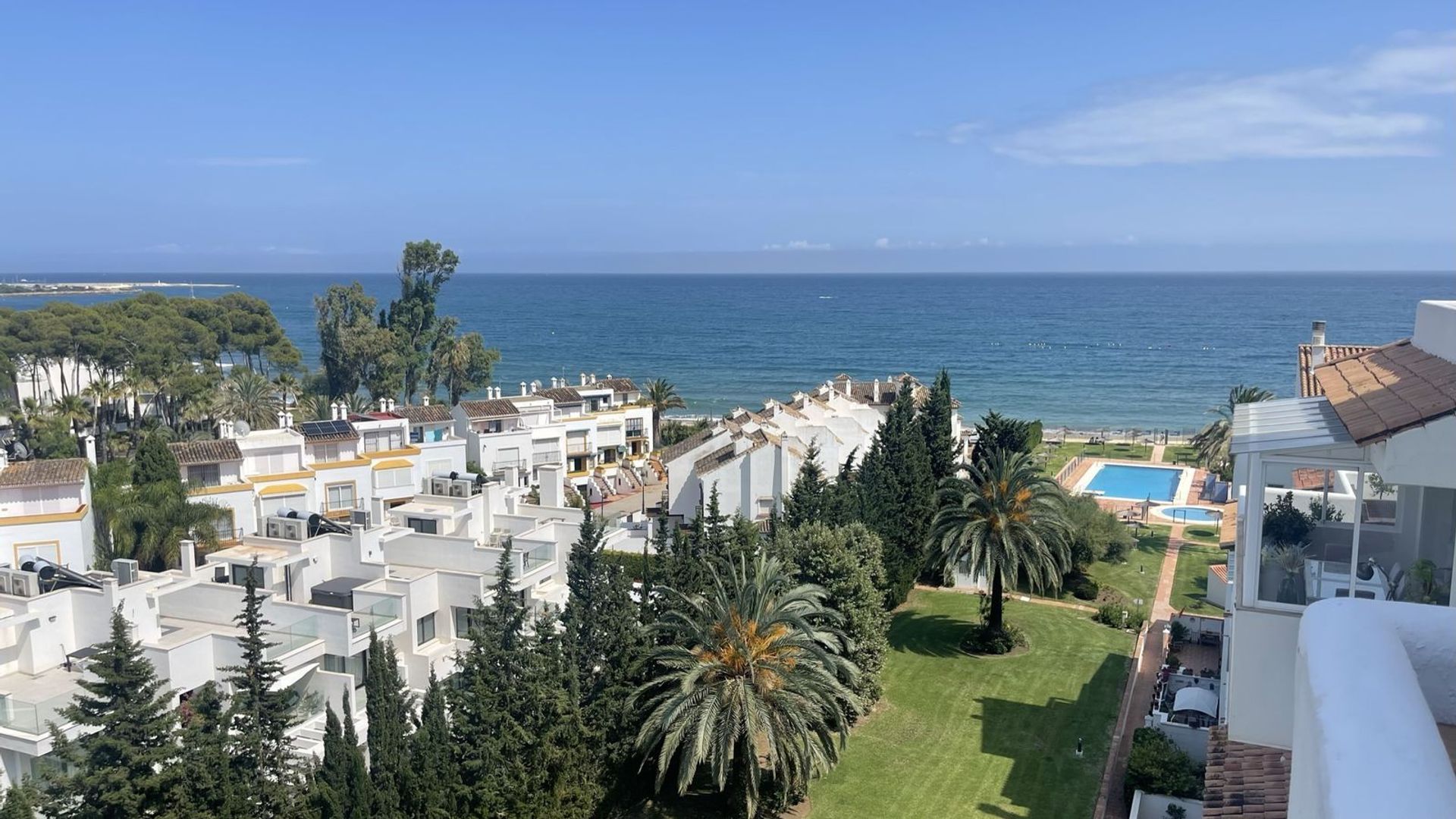 公寓 在 Estepona, Andalucía 11828020