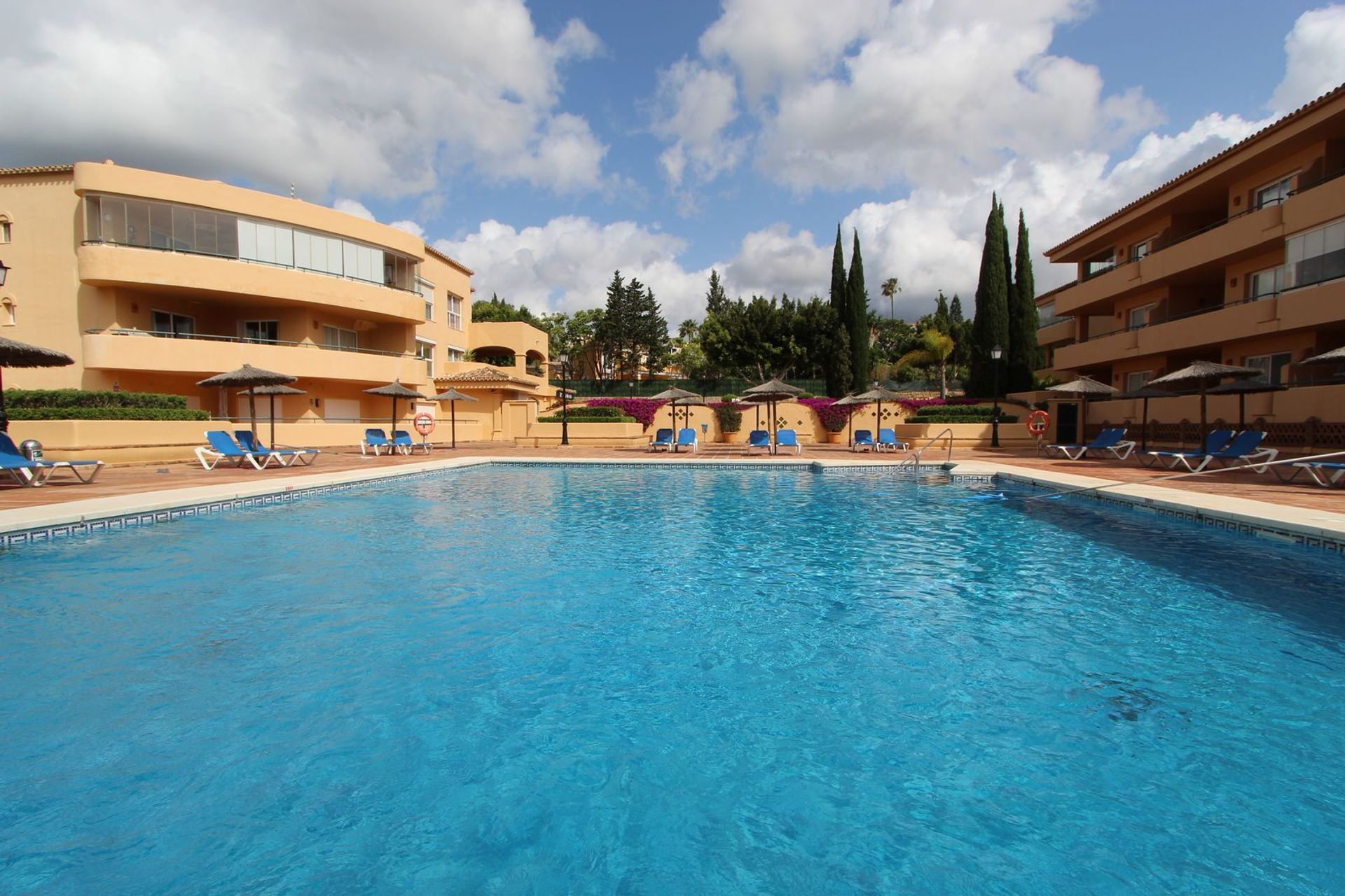 Condominium in Marbella, Andalucía 11828037