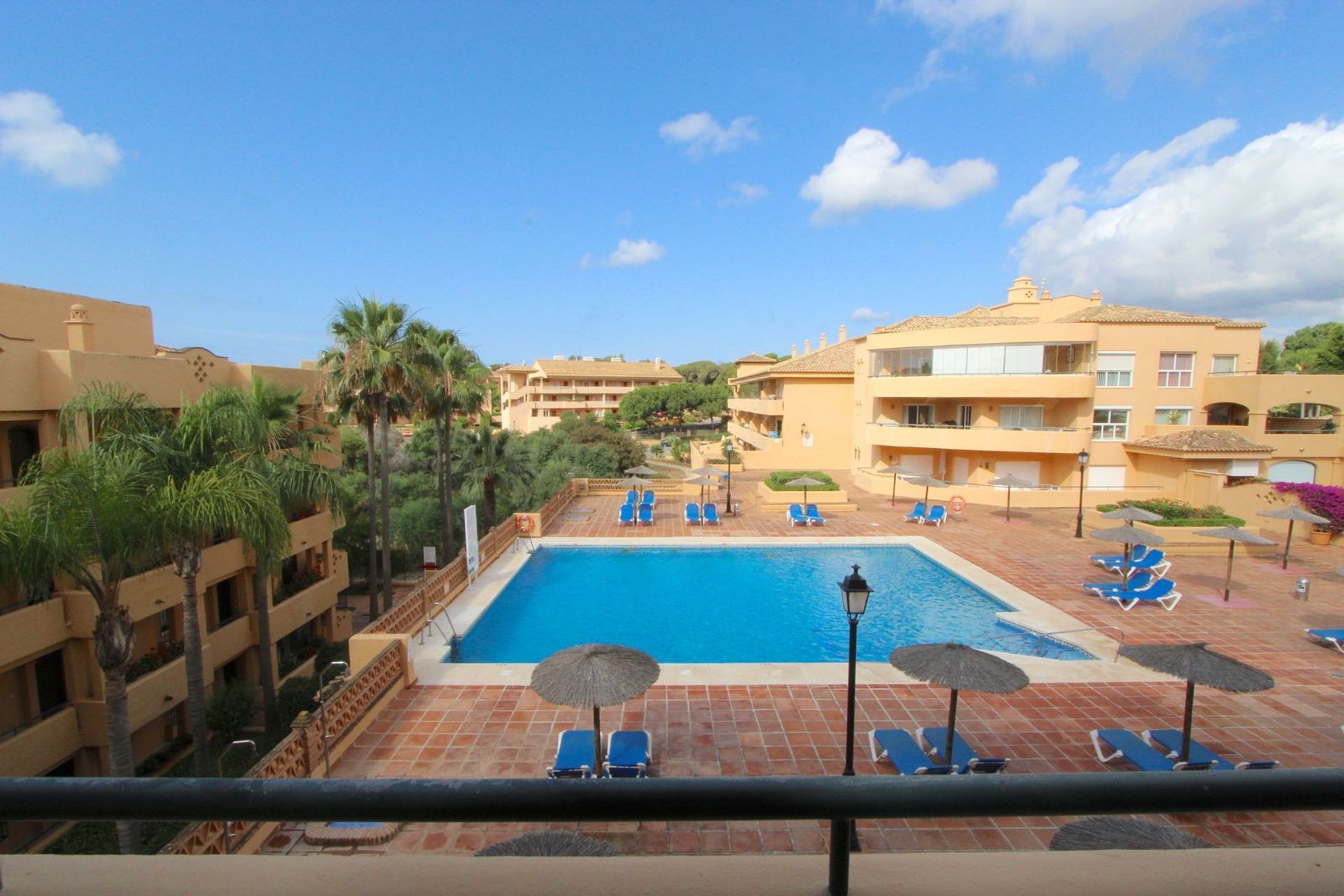 Condominium in Marbella, Andalucía 11828037