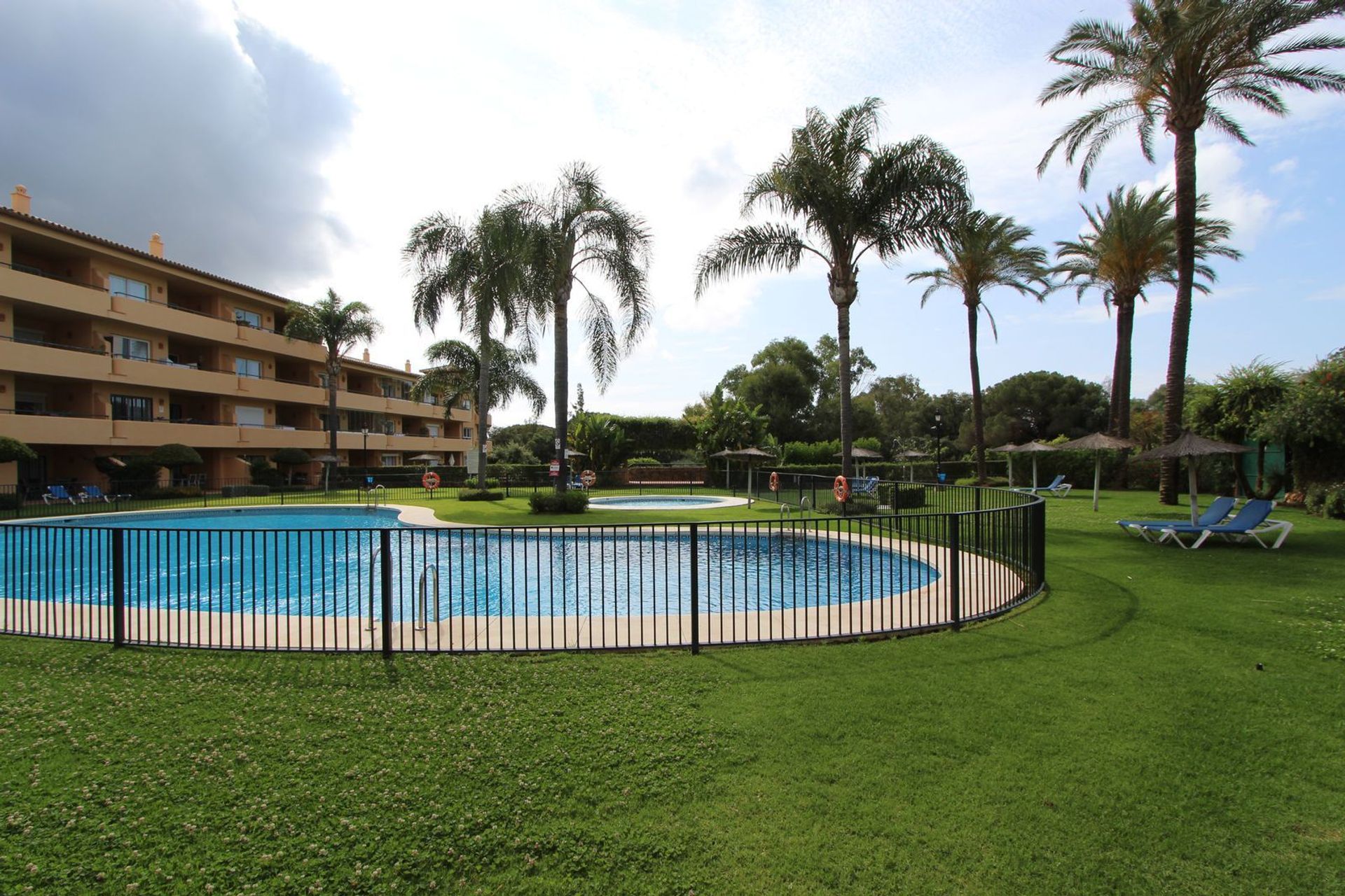 Condominium in Marbella, Andalucía 11828037