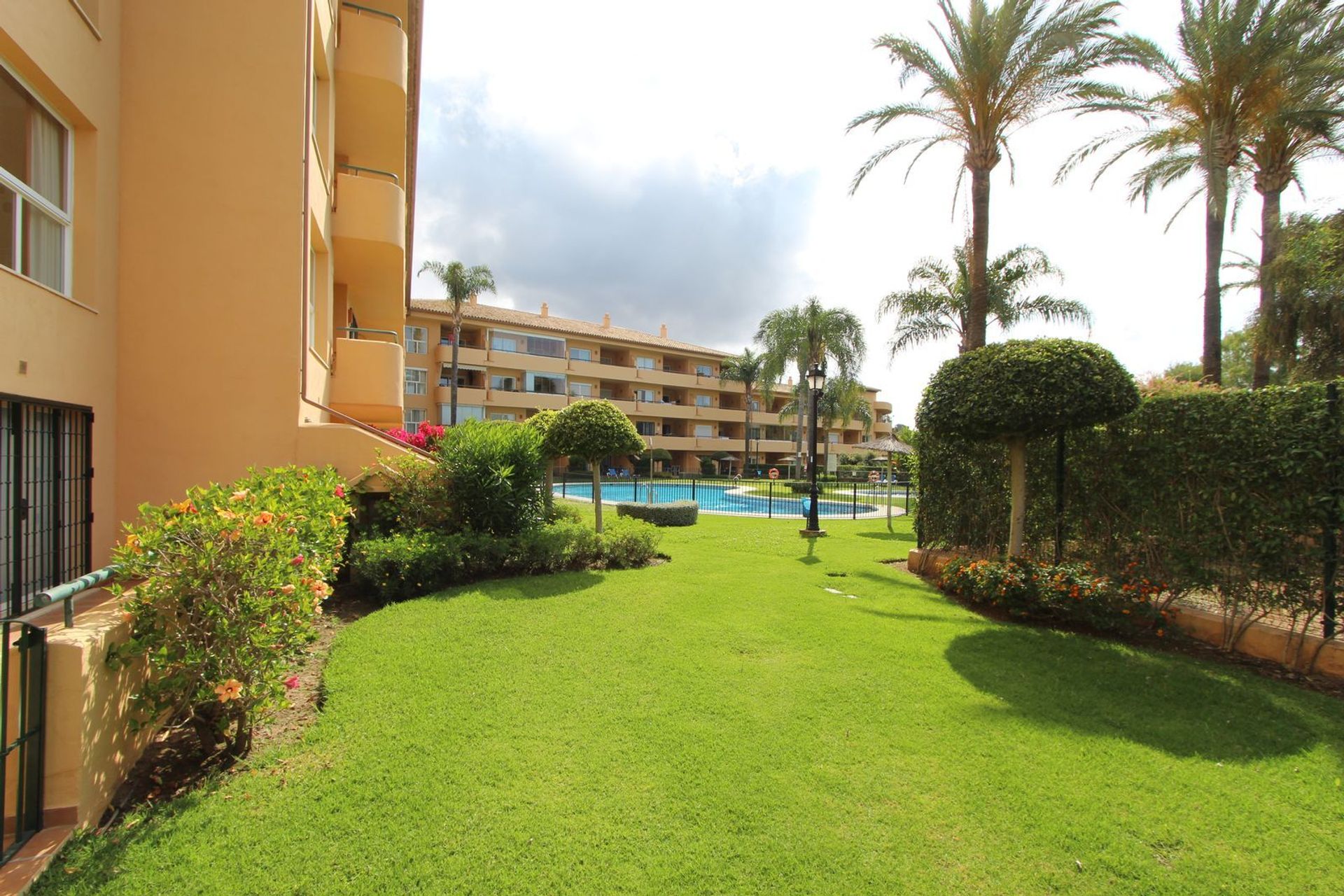 Condominium in Marbella, Andalucía 11828037