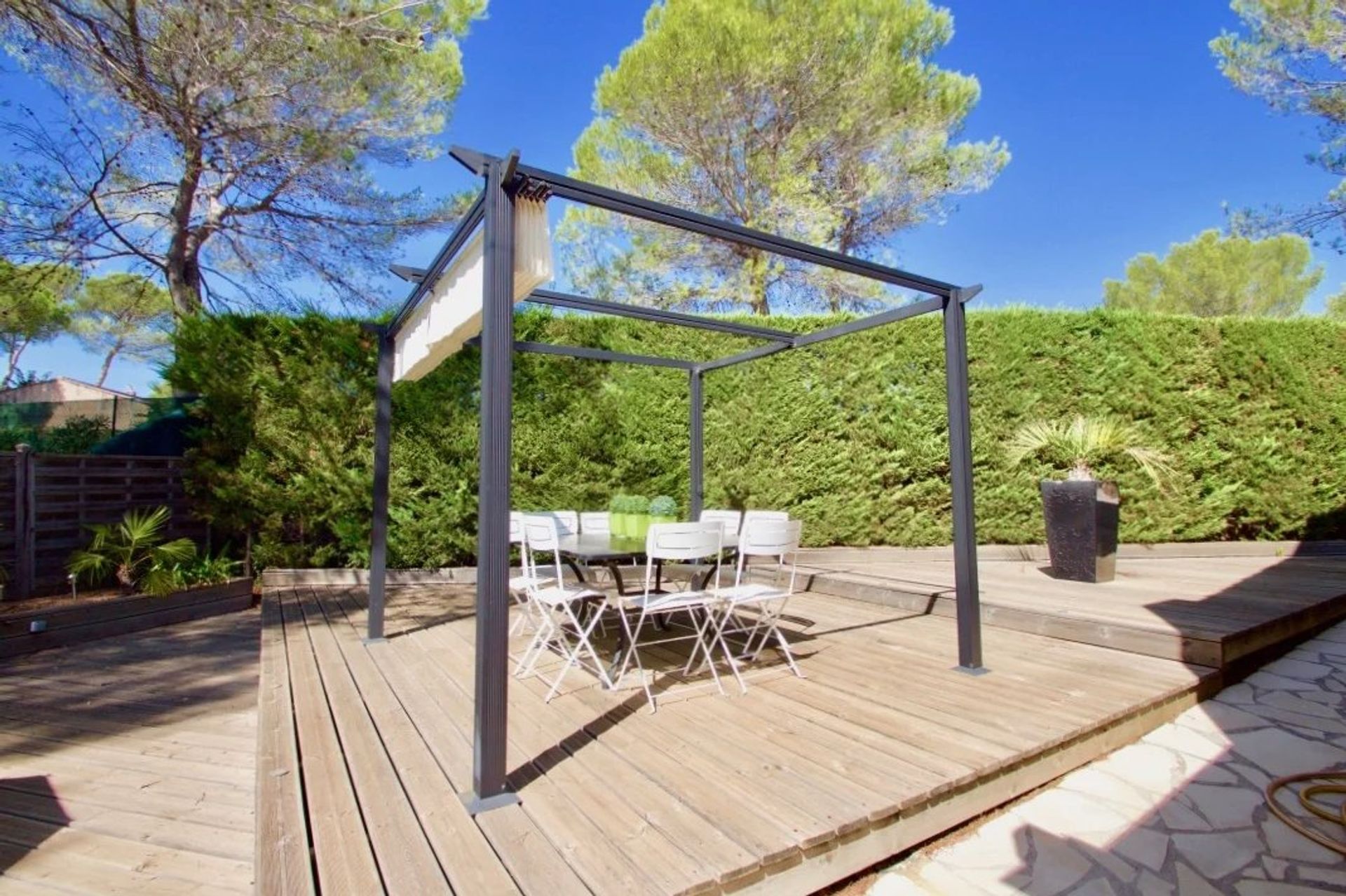 Casa nel Roquebrune-sur-Argens, Provenza-Alpi-Costa Azzurra 11828086