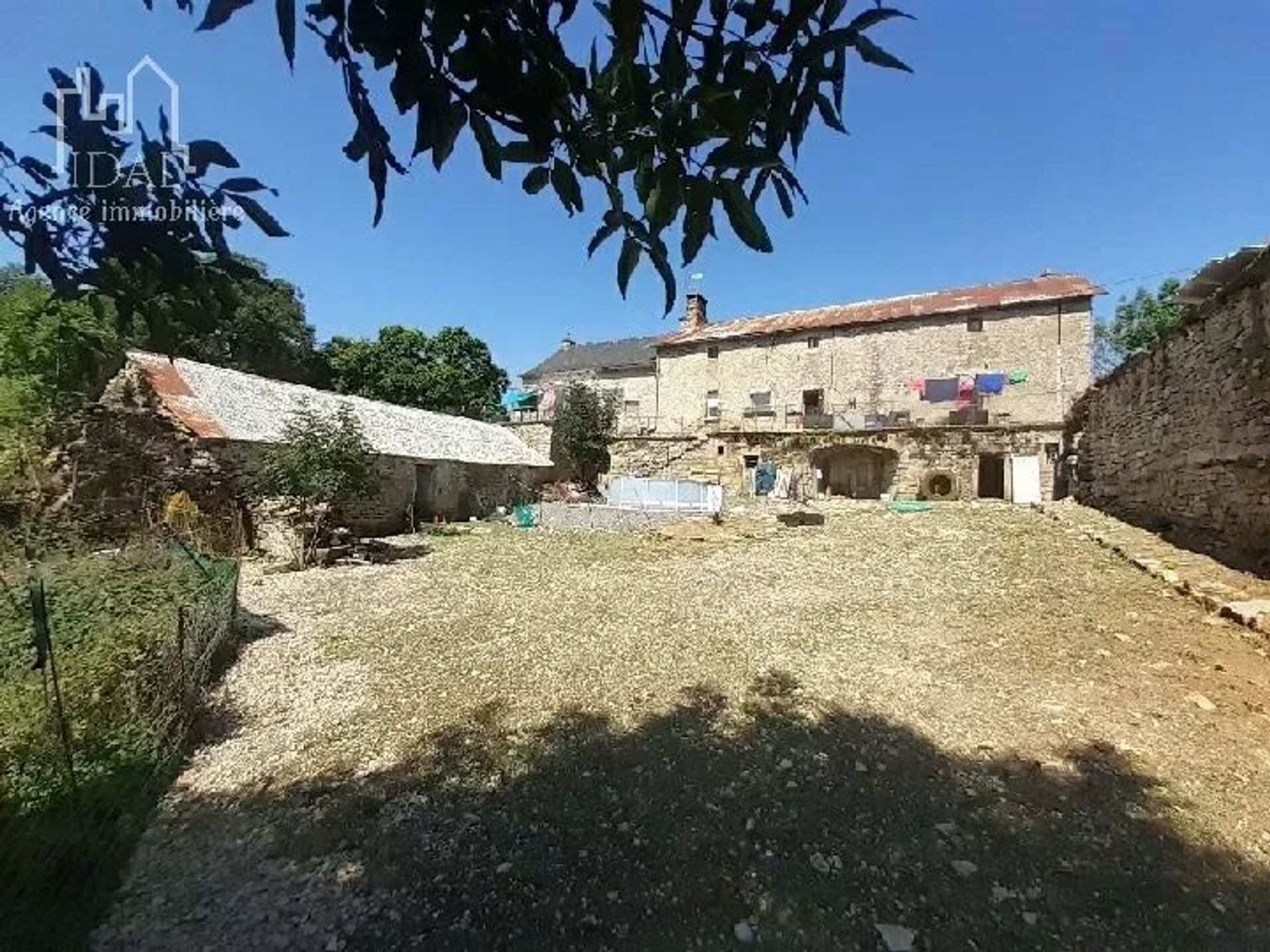 Hus i La Canourgue, Occitanie 11828131