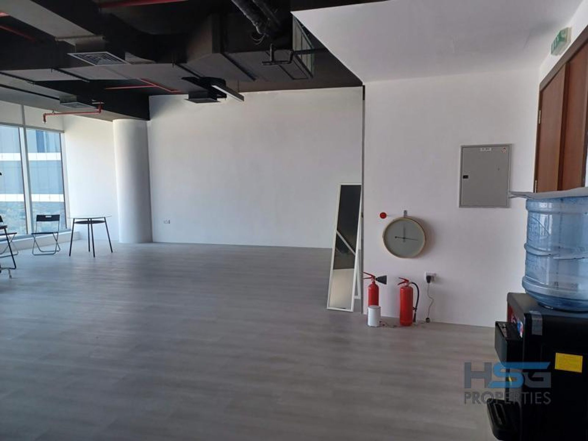 Commercial in Dubai, Dubai 11828622