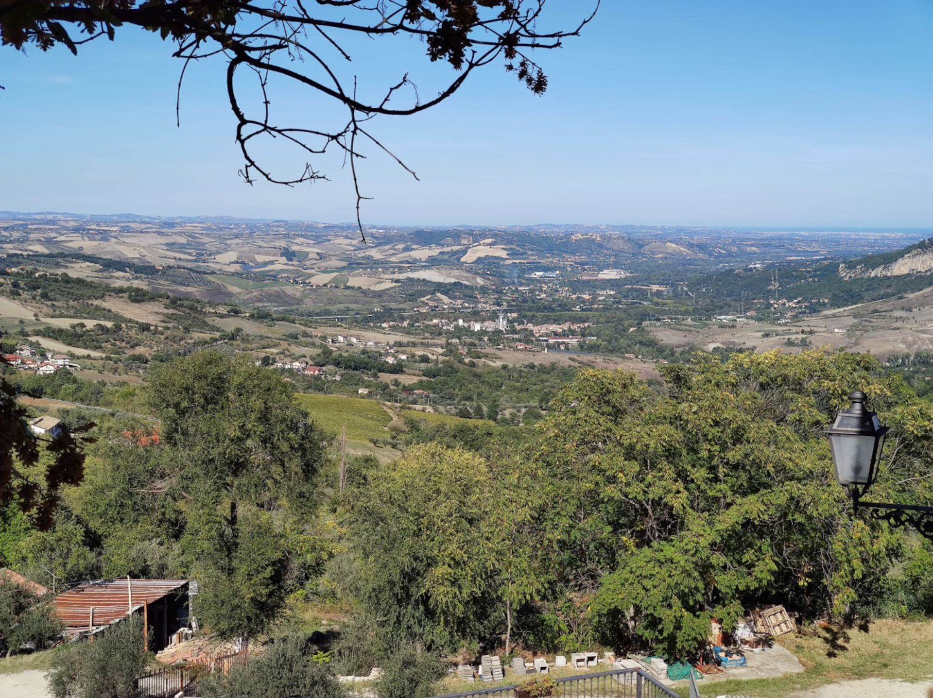 σπίτι σε San Valentino in Abruzzo Citeriore, Abruzzo 11829081