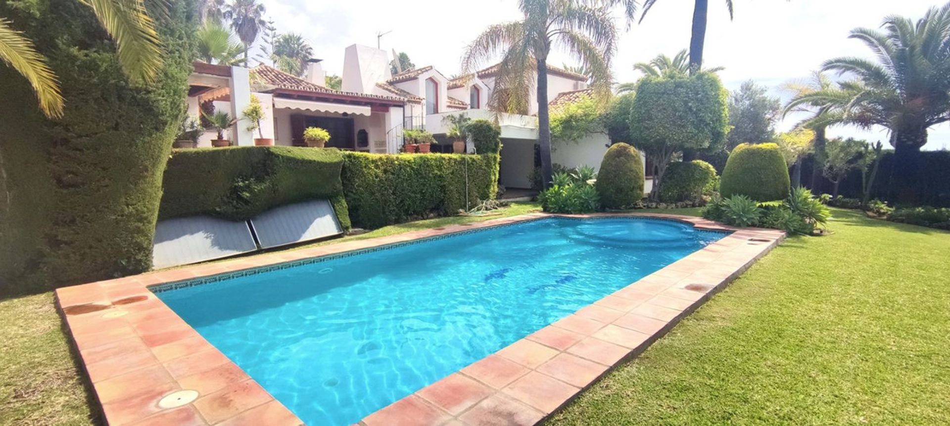 Casa nel Estepona, Andalusia 11829435