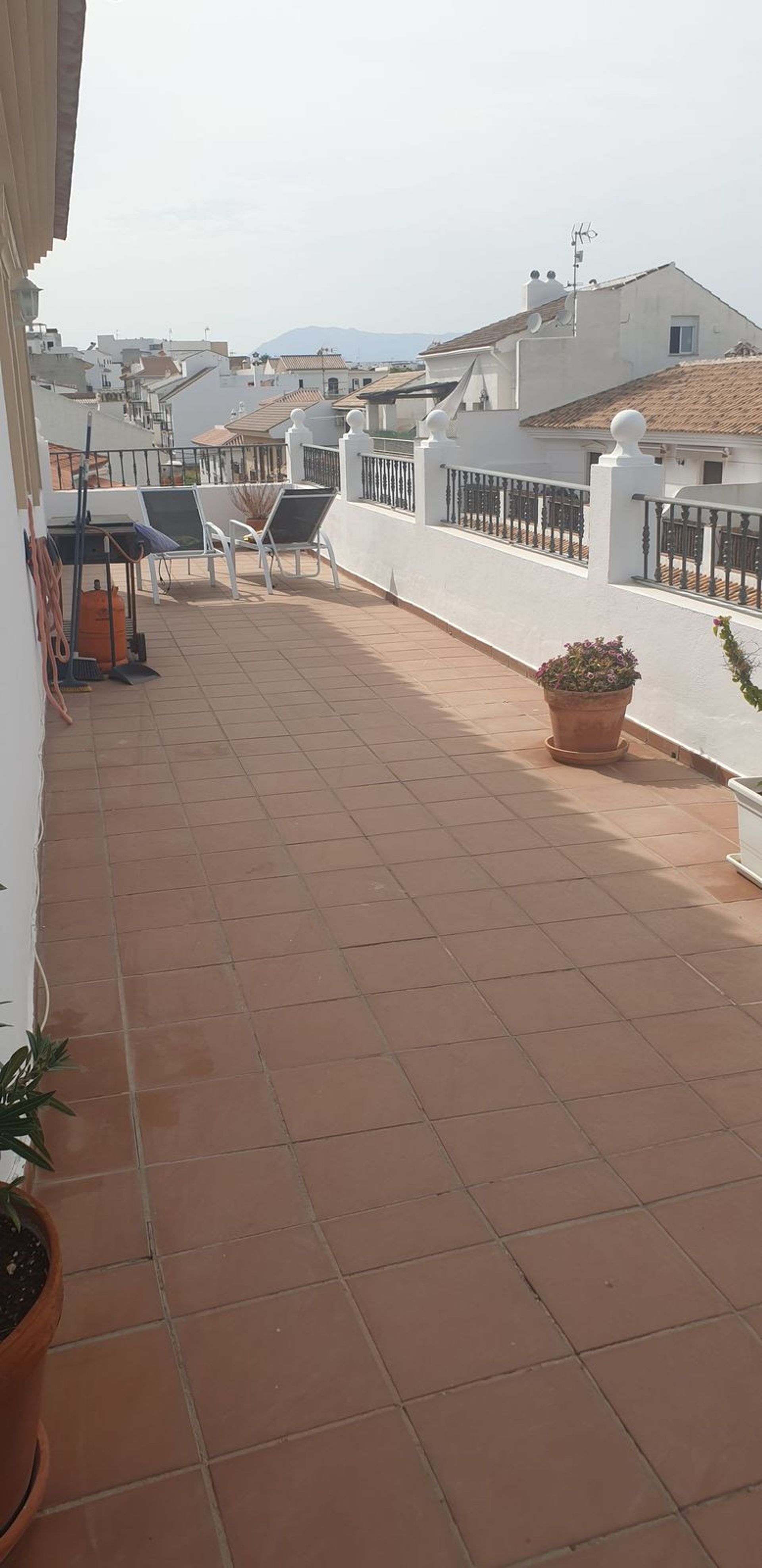 Condominium dans Alhaurín el Grande, Andalousie 11830703