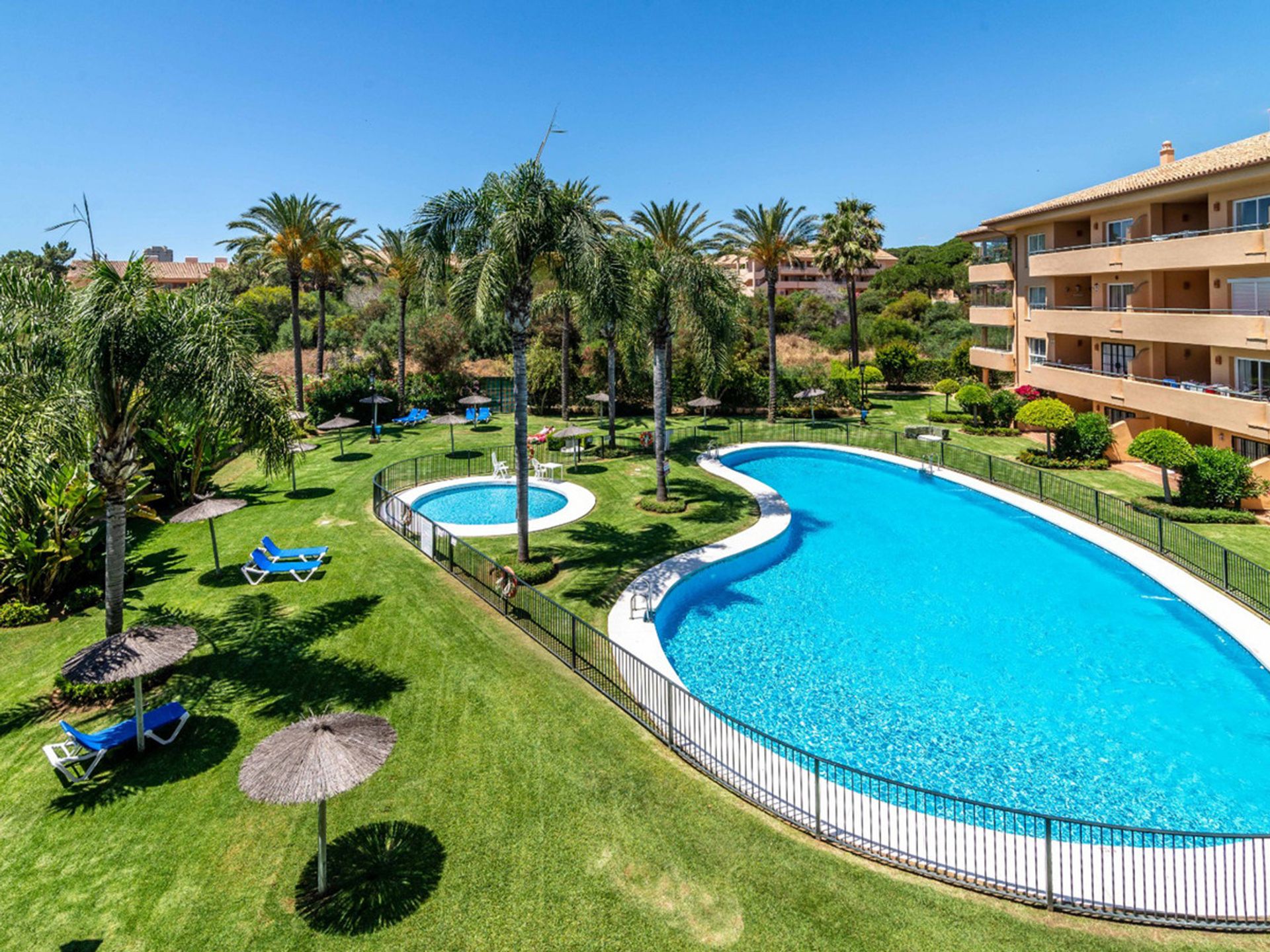 Condominium in Marbella, Andalusia 11830890