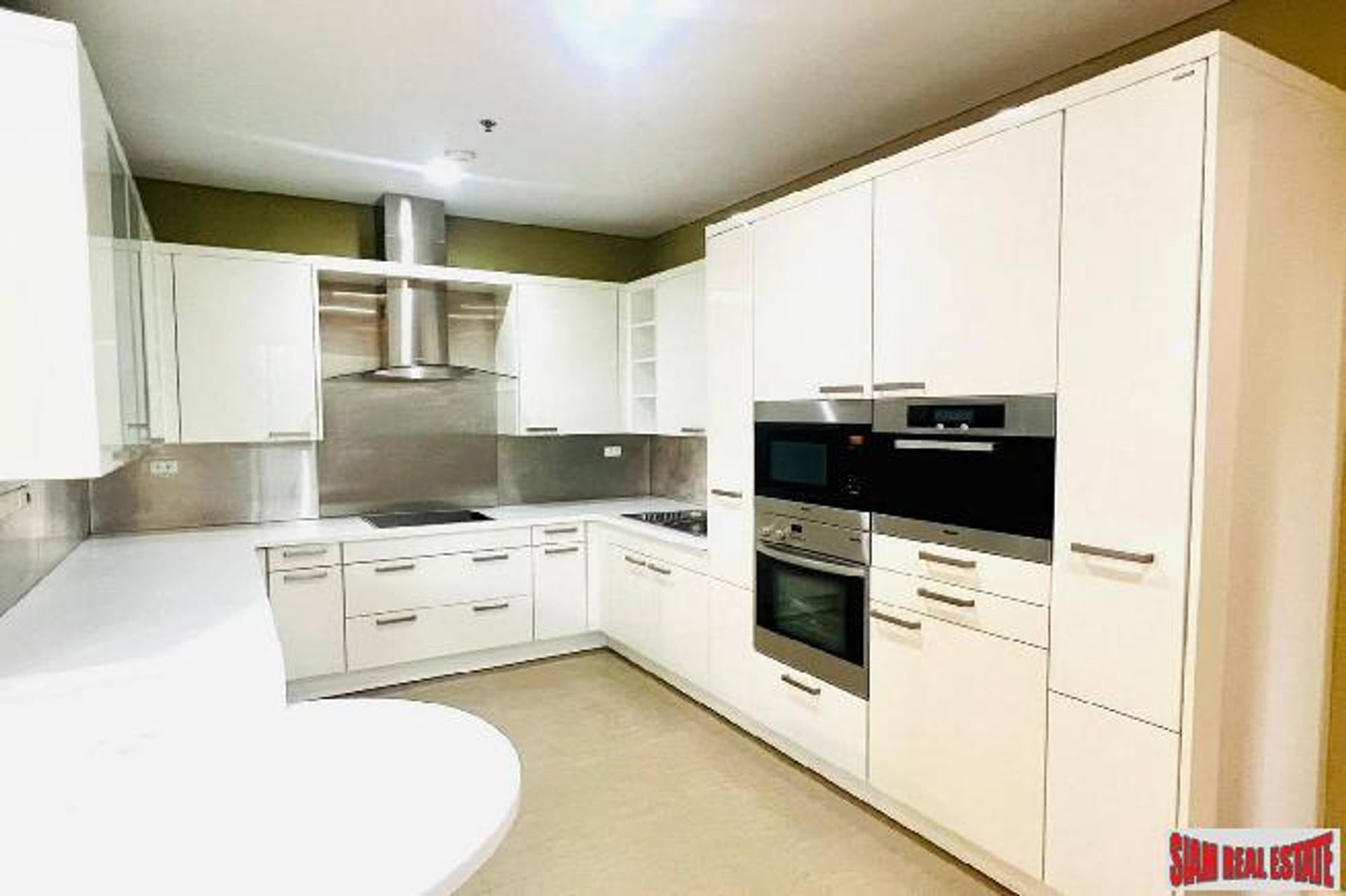 Condominium in Ban Na Song, Krung Thep Maha Nakhon 11830893