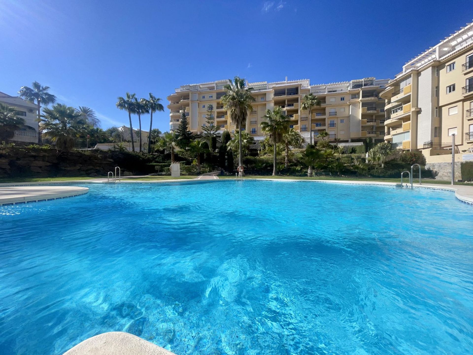 Condominium in Fuengirola, Andalusië 11831029