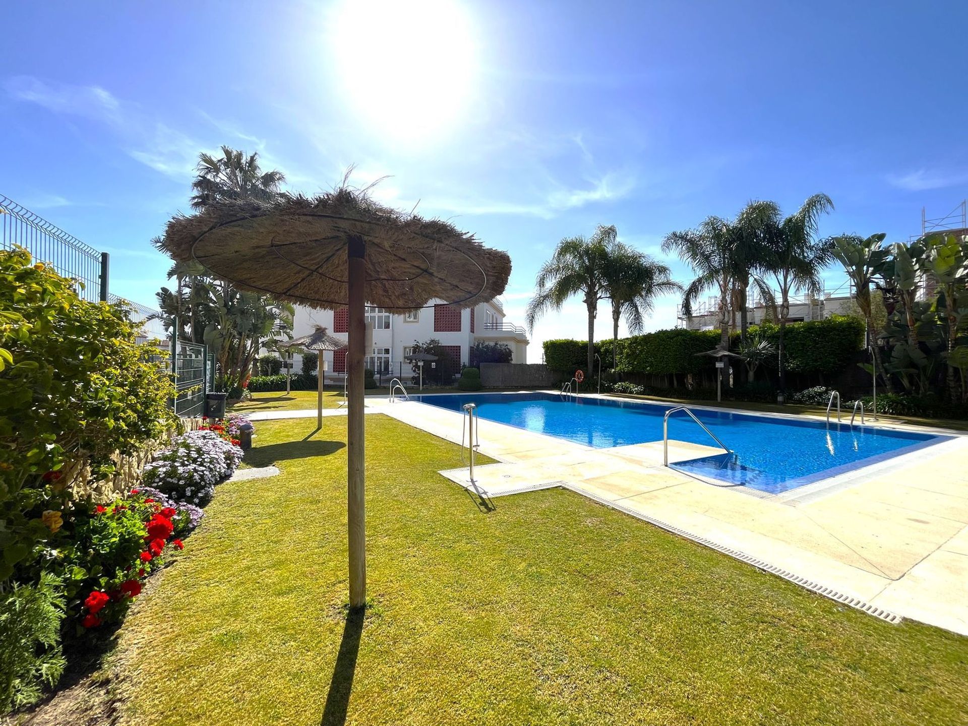 Condominium dans Puerto de la Duquesa, Andalusia 11831479