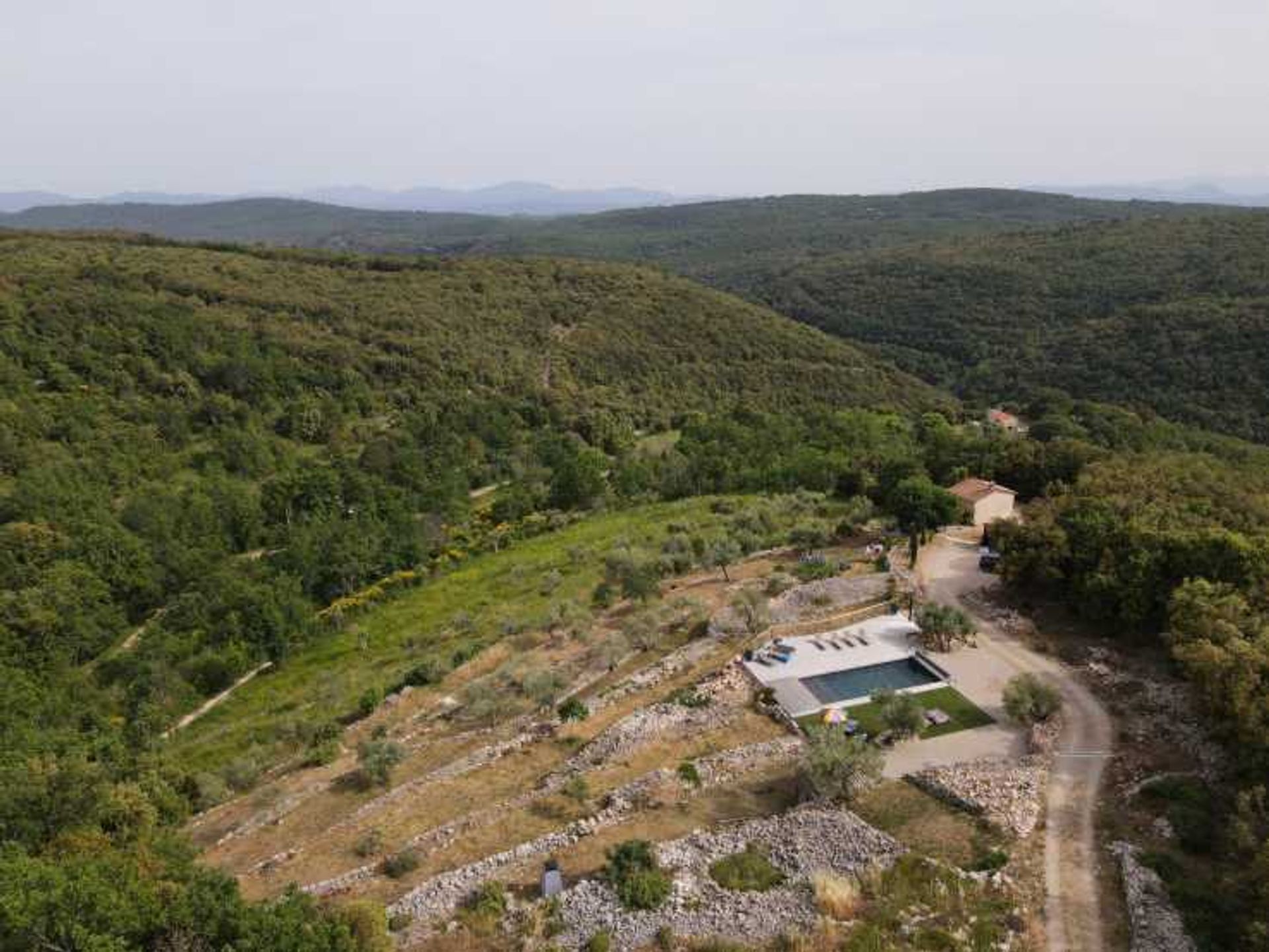 Rumah di Mons, Provence-Alpes-Côte d'Azur 11831961