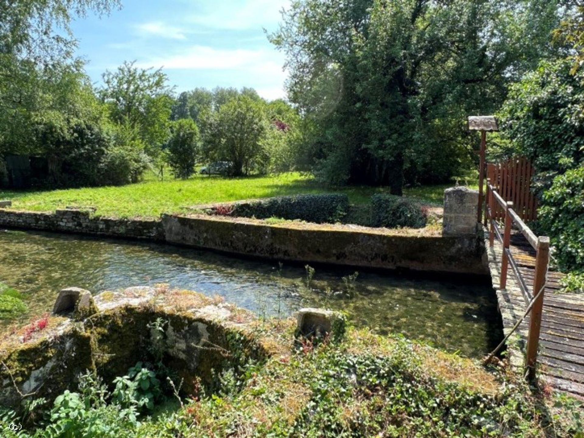 Borettslag i Ruffec, Nouvelle-Aquitaine 11835081