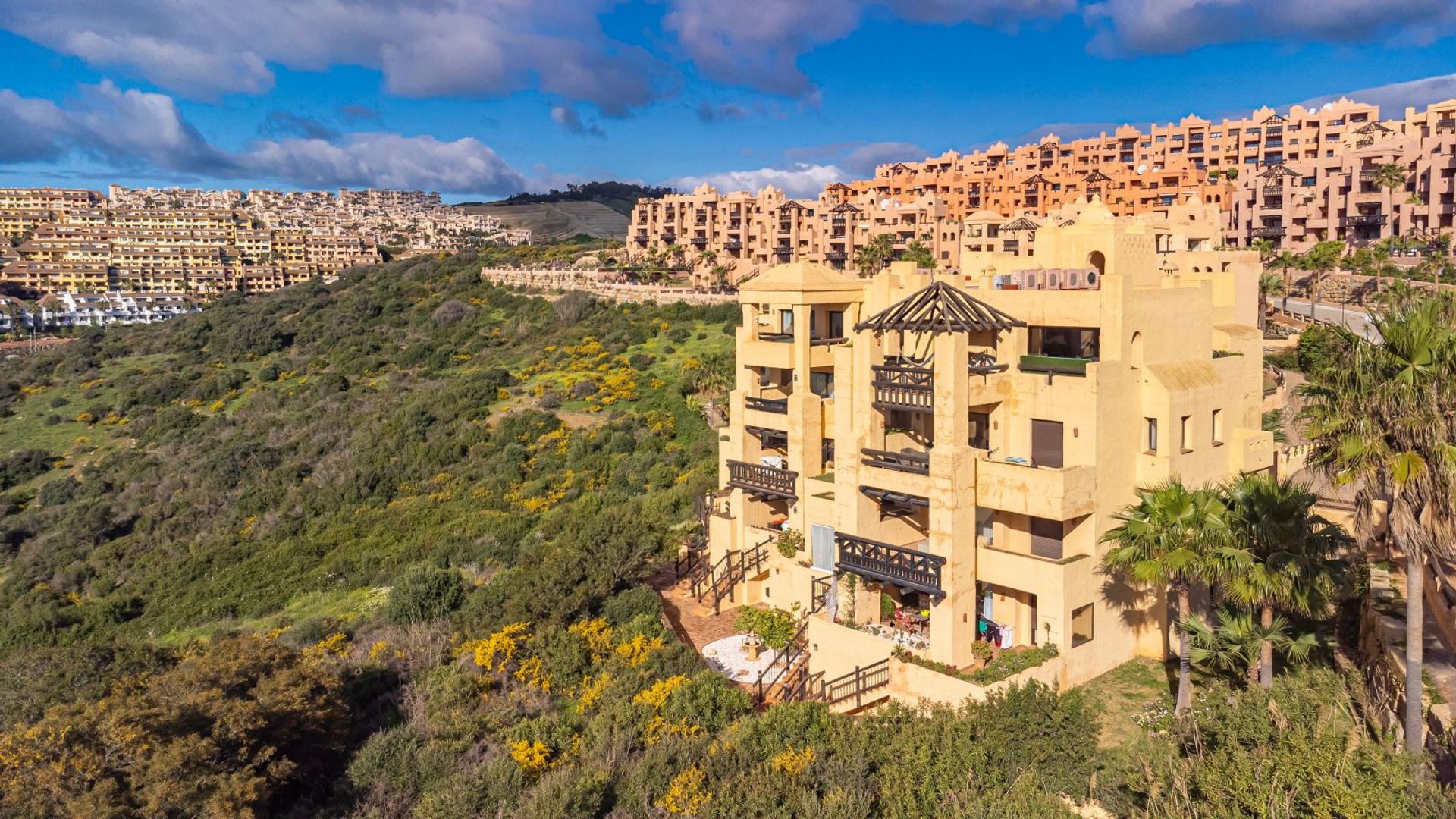 Casa nel Puerto de la Duquesa, Andalusia 11835148