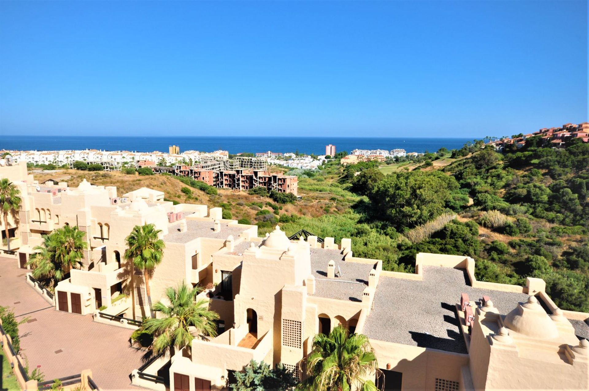 House in Puerto de la Duquesa, Andalusia 11835148