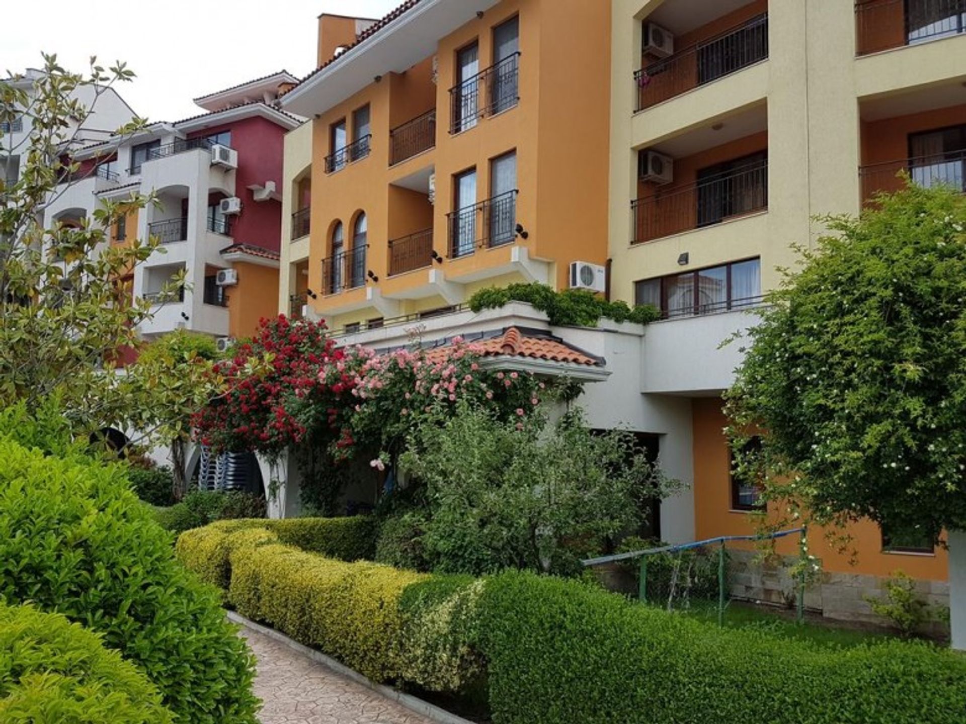 Condominio en Aheloy, Burgas 11837946