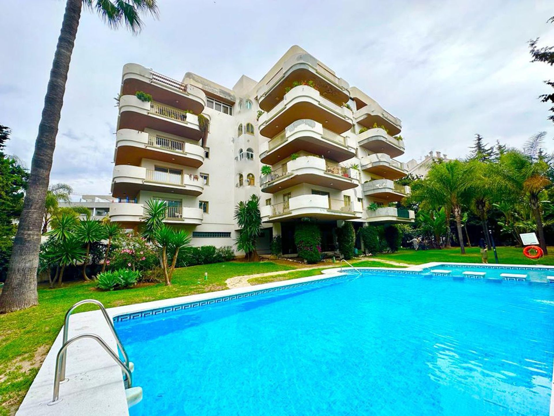 Condominium dans Marbella, Andalousie 11838129