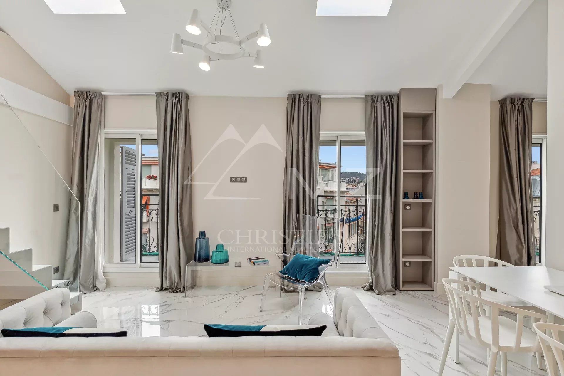 Condominium in Nice, Provence-Alpes-Cote d'Azur 11838847