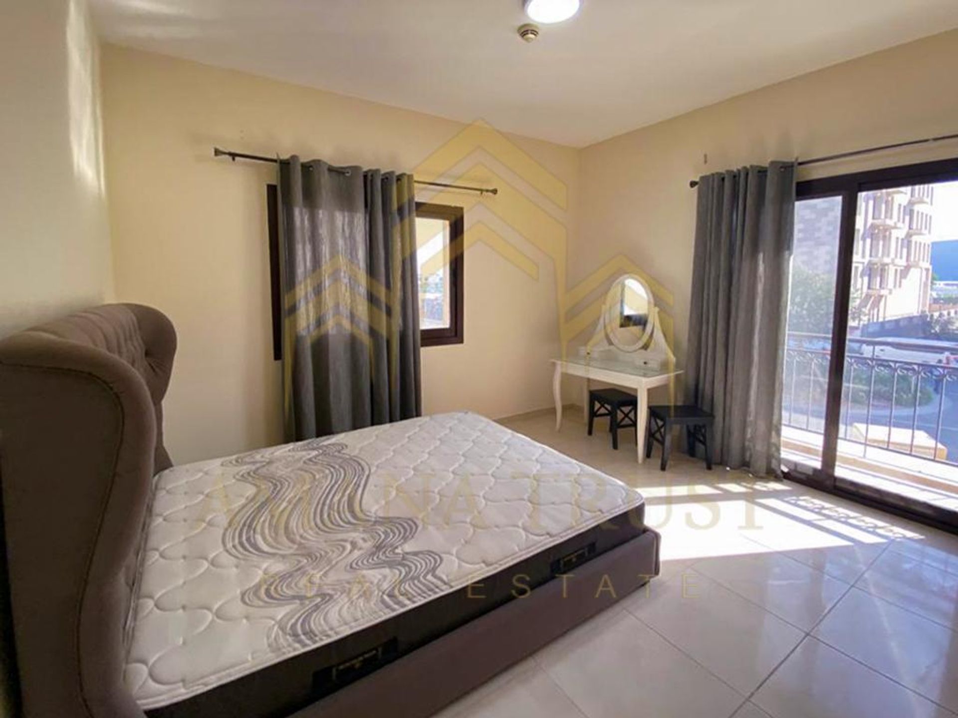 Condominio nel Al Khisah, Az Za'ayin 11838919