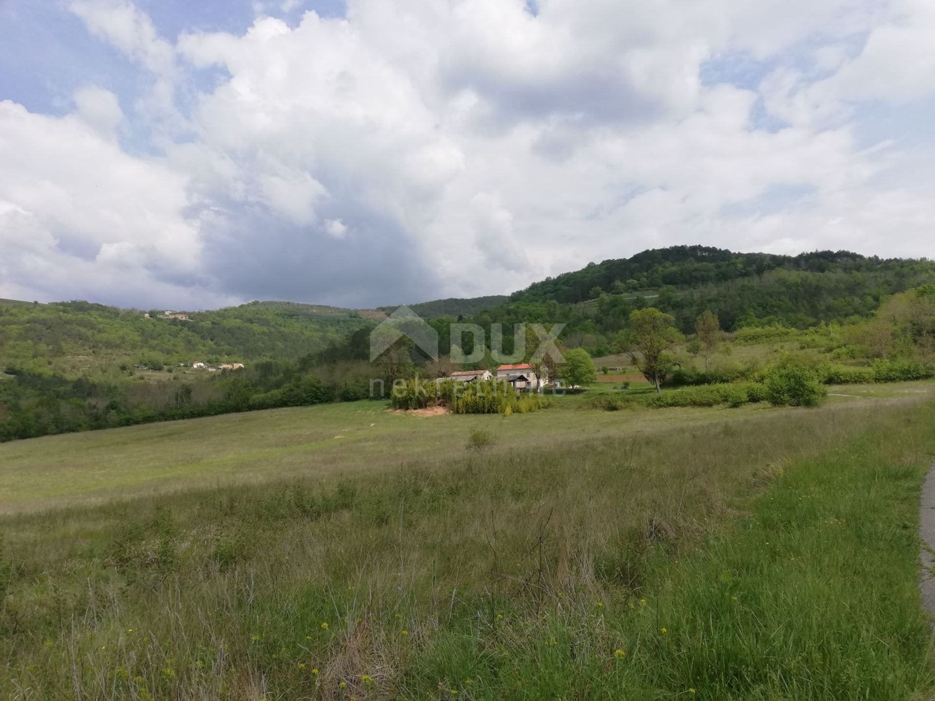 Land i Motovun, Istarska Zupanija 11839251