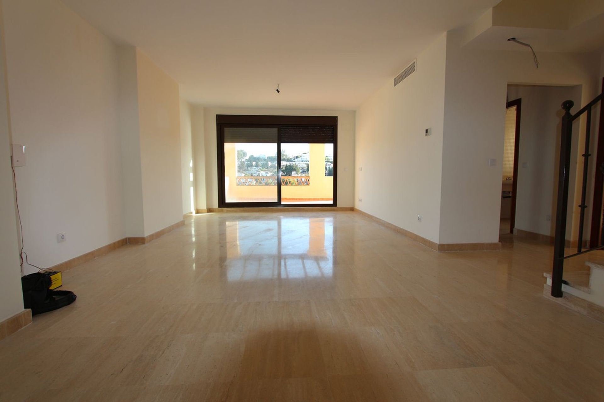 Condominium in Estepona, Andalucía 11840950