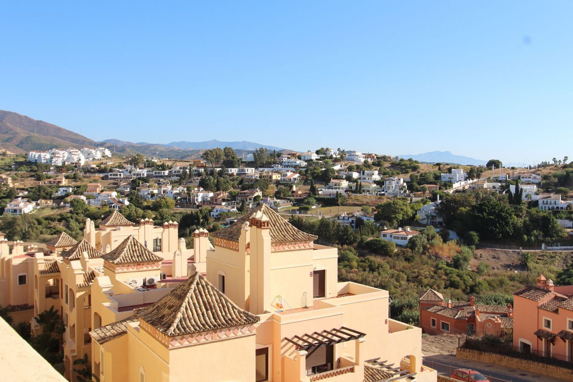 Condominium in Estepona, Andalucía 11840950