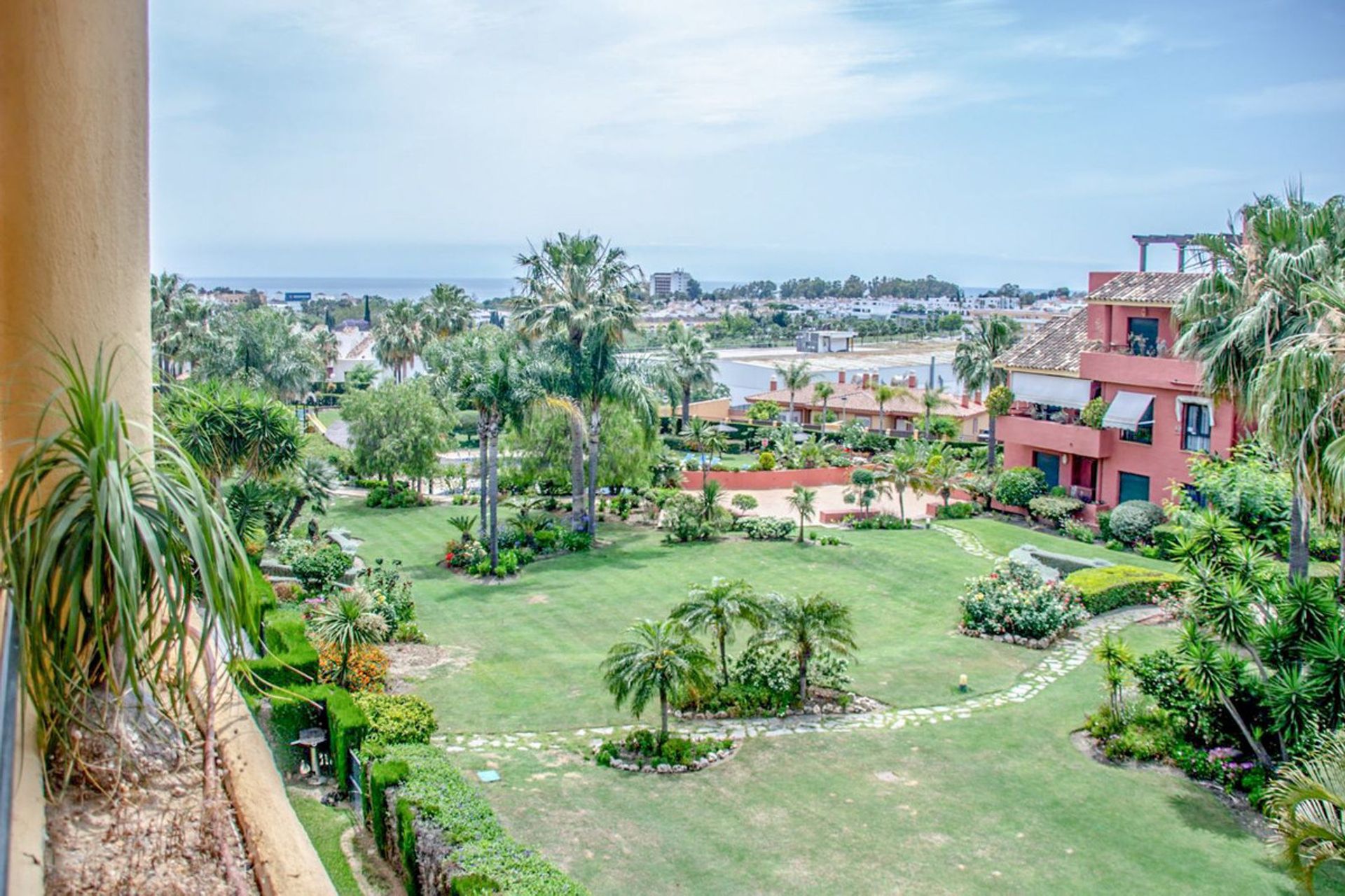 सम्मिलित में Estepona, Andalucía 11840977