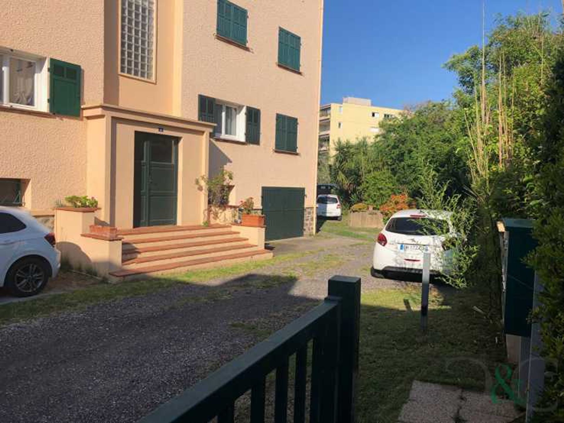 Condominium in Le Lavandou, Provence-Alpes-Cote d'Azur 11843906