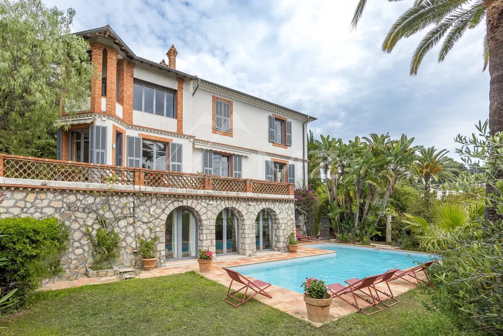 House in Cannes, Alpes-Maritimes 11847241