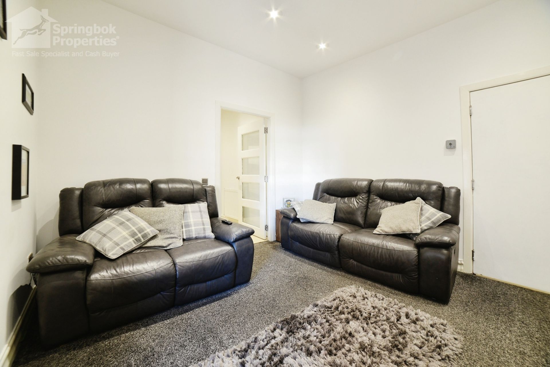 Condominium in Paisley, Renfrewshire 11848288