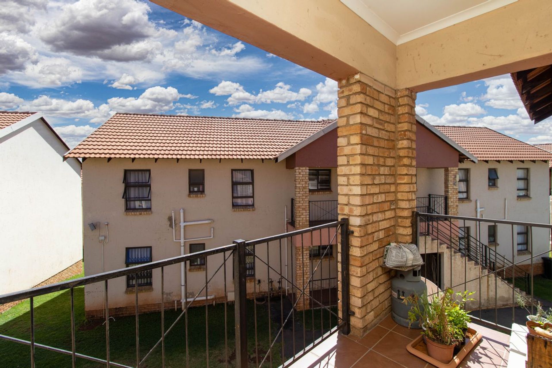 Condominium in Roodepoort, Gauteng 11851176