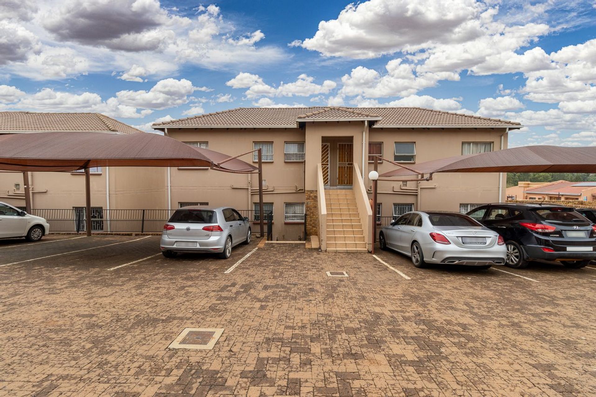 公寓 在 Willowdene, Gauteng 11851193