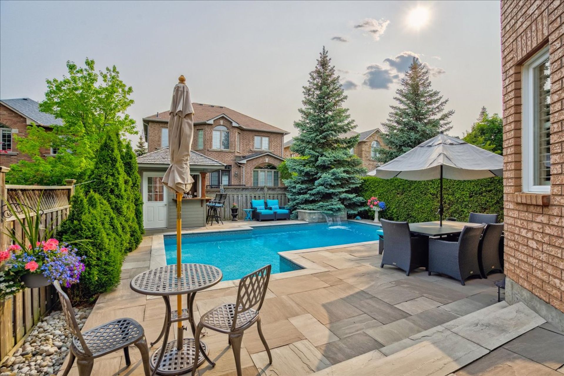 بيت في Oakville, 2437 Valley Heights Crescent 11851222