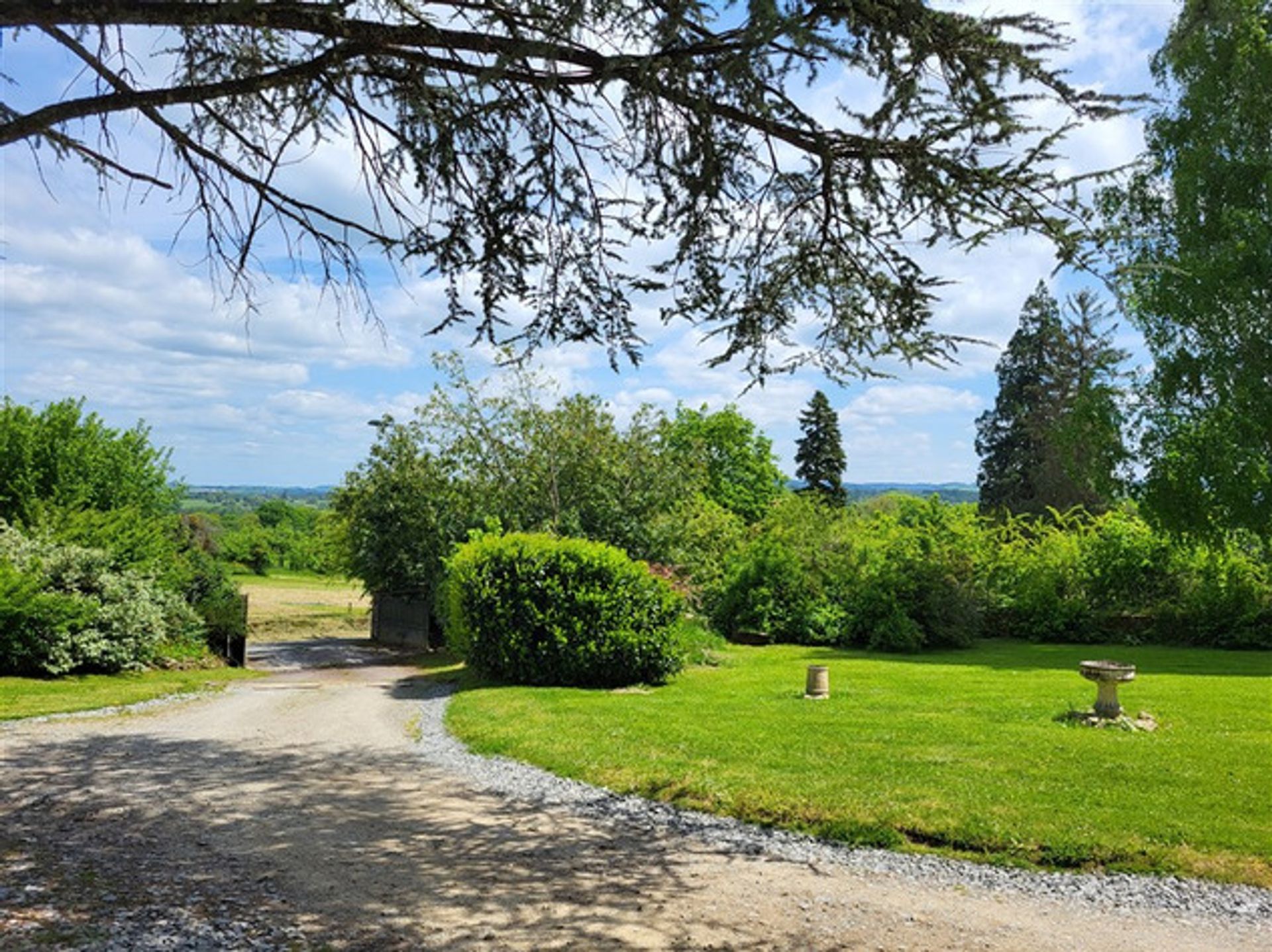 Casa nel Bessines-sur-Gartempe, Nouvelle-Aquitaine 11852460