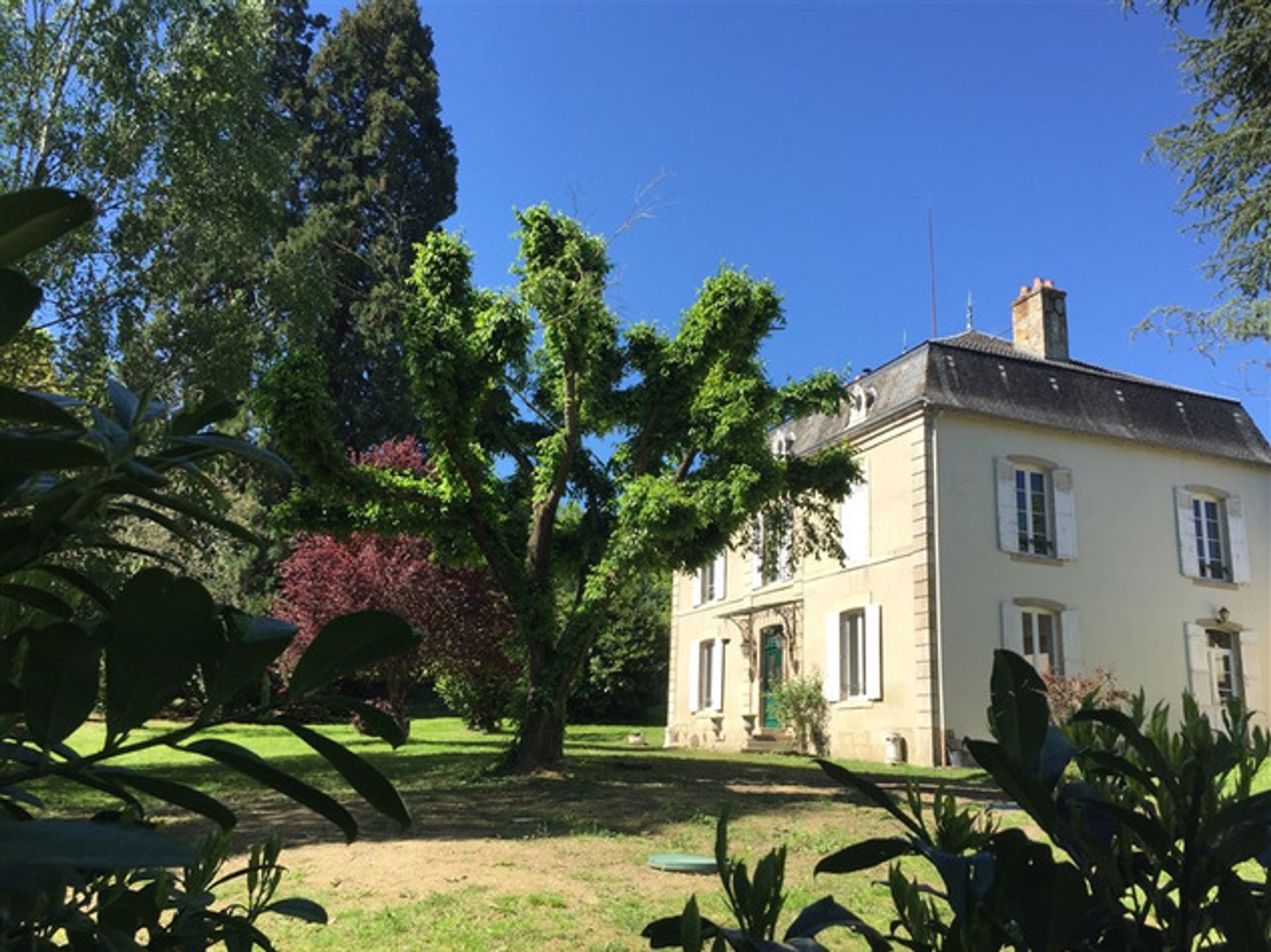 Talo sisään Bessines-sur-Gartempe, Nouvelle-Aquitaine 11852460