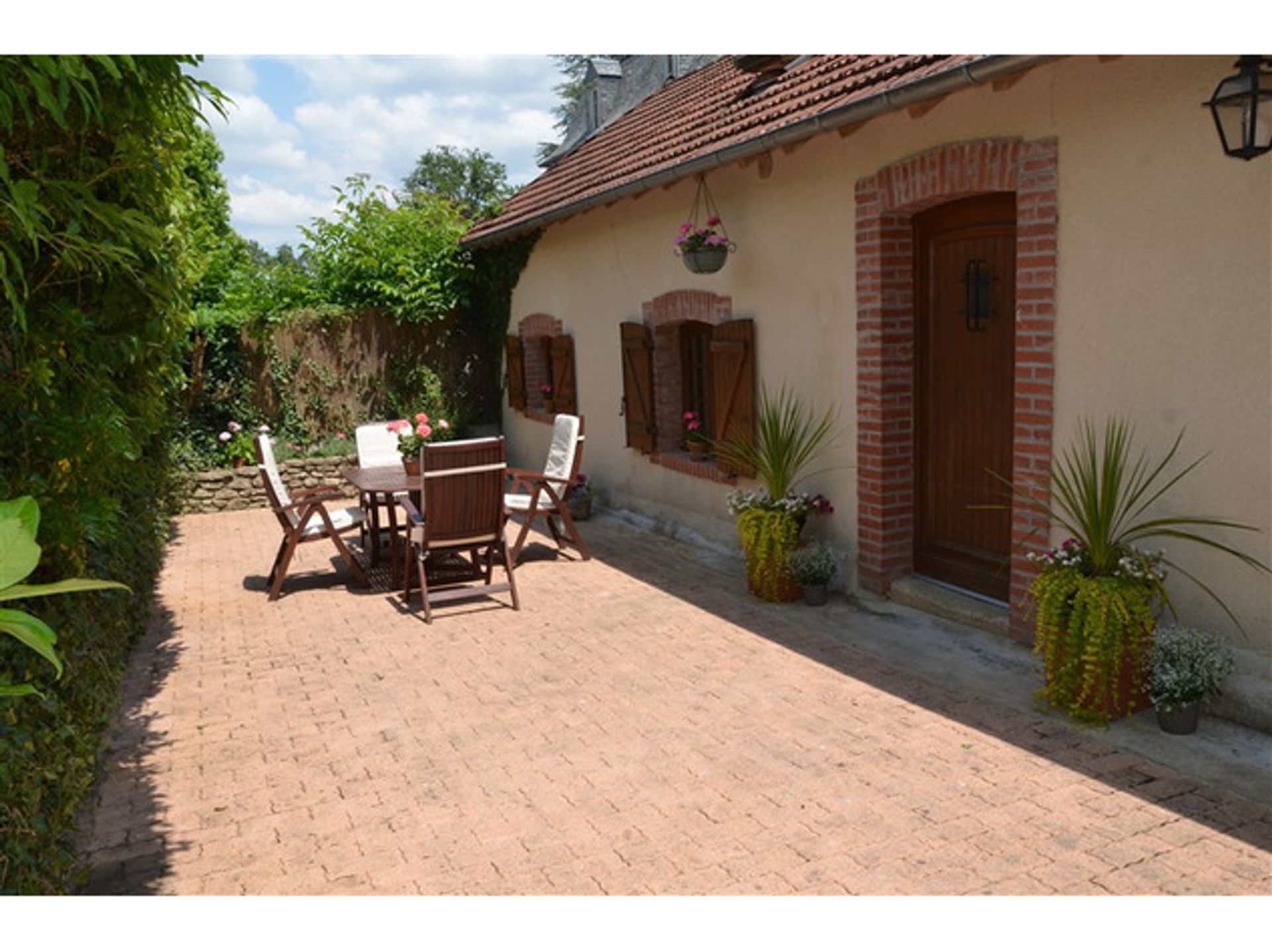 Haus im Bessines-sur-Gartempe, Nouvelle-Aquitaine 11852460